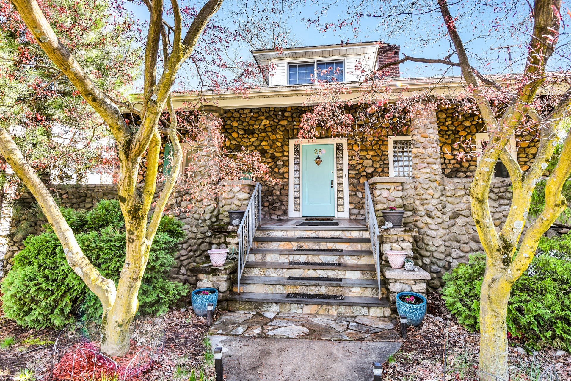 28 Leroy Place 