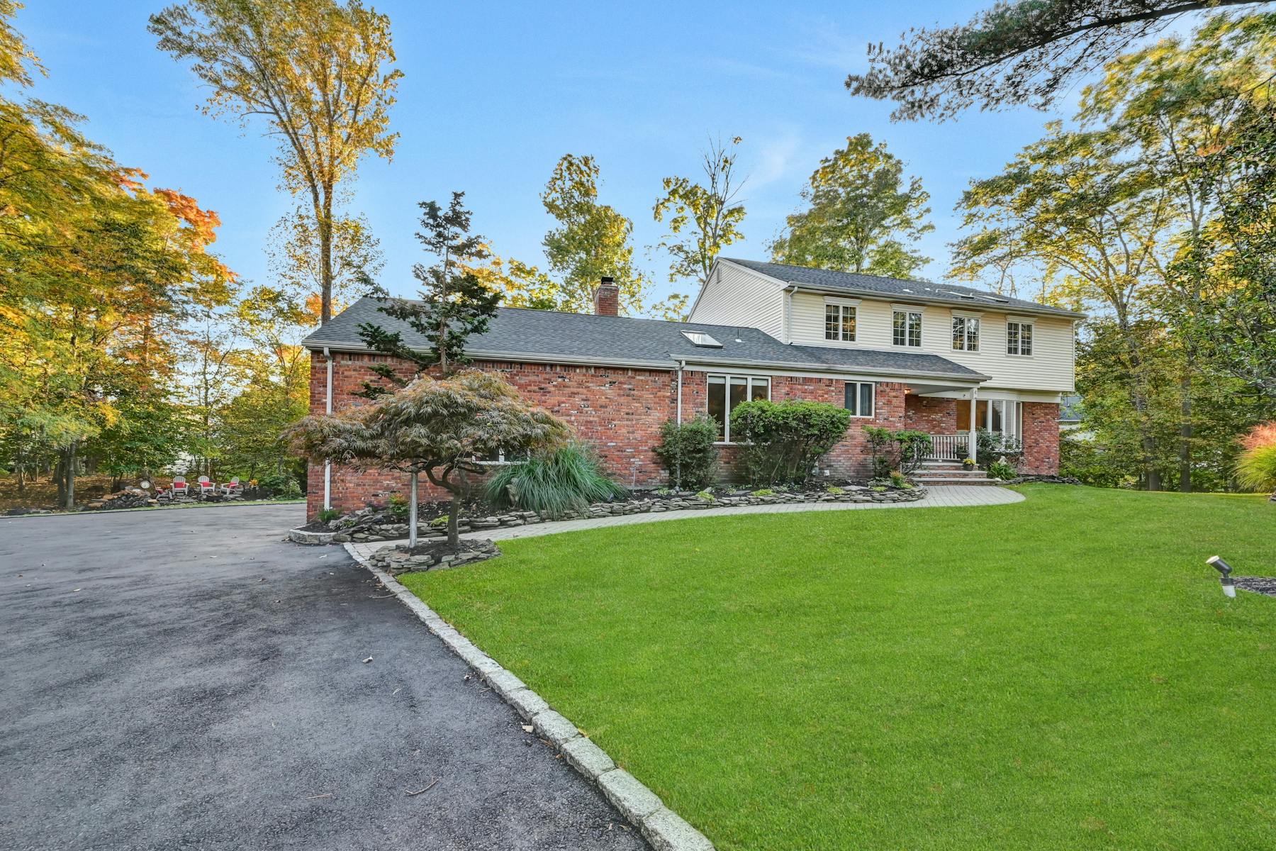 4 Lexington Lane 