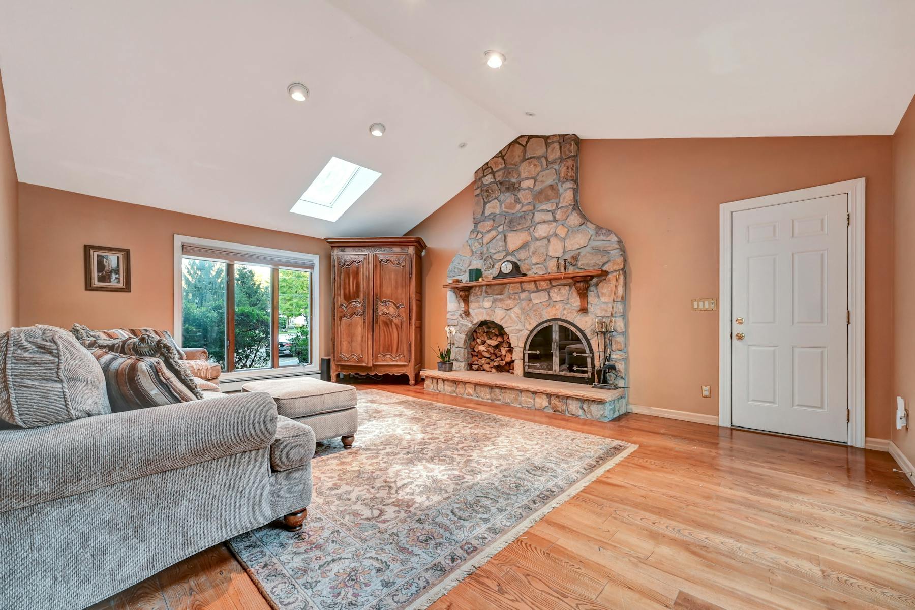 4 Lexington Lane 