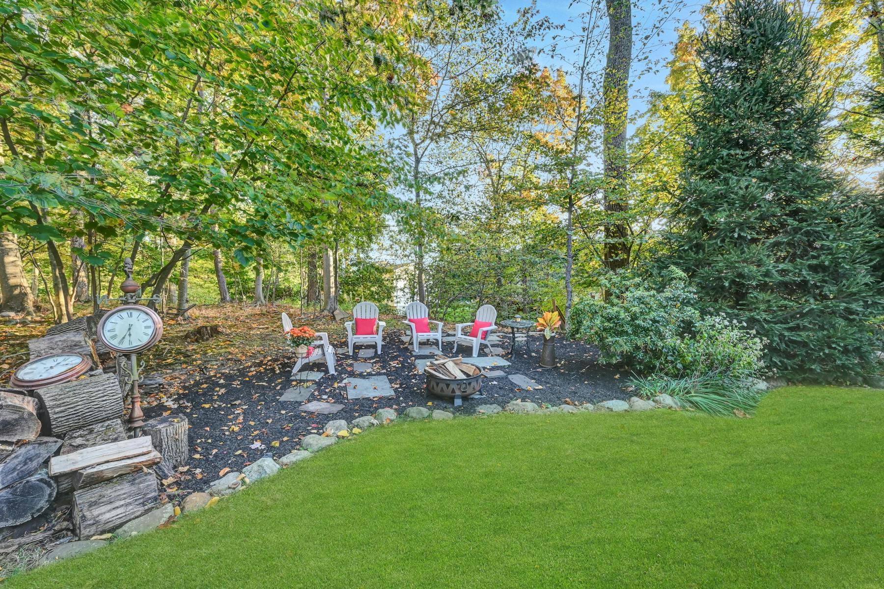 4 Lexington Lane 