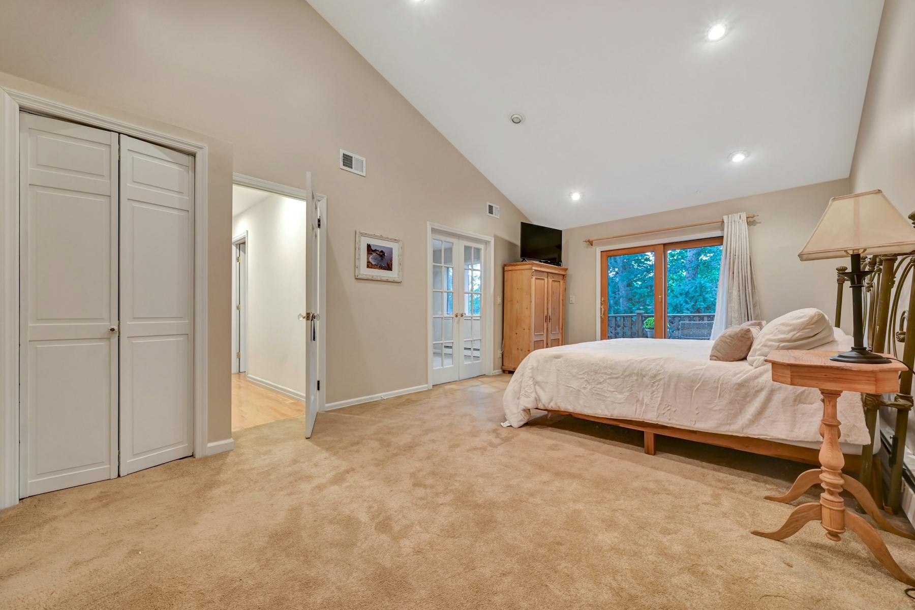 4 Lexington Lane 