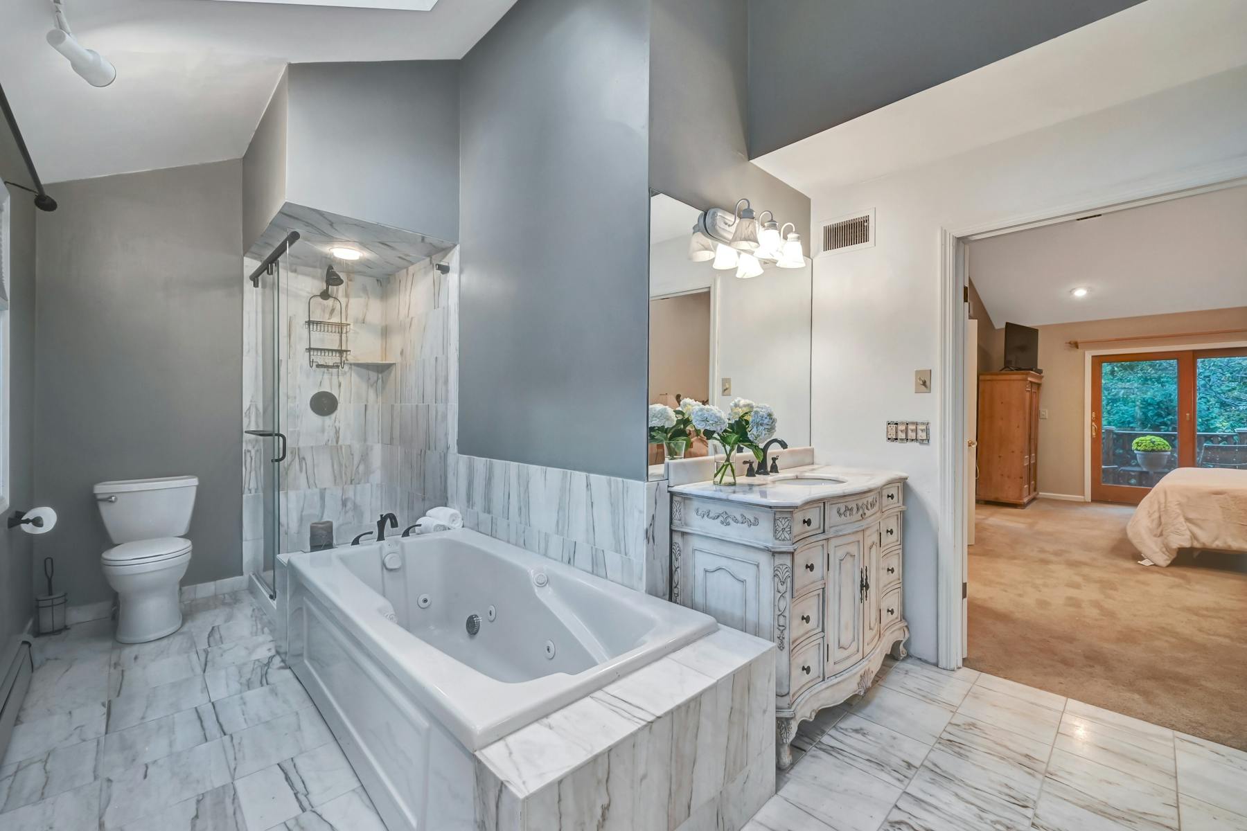 4 Lexington Lane 