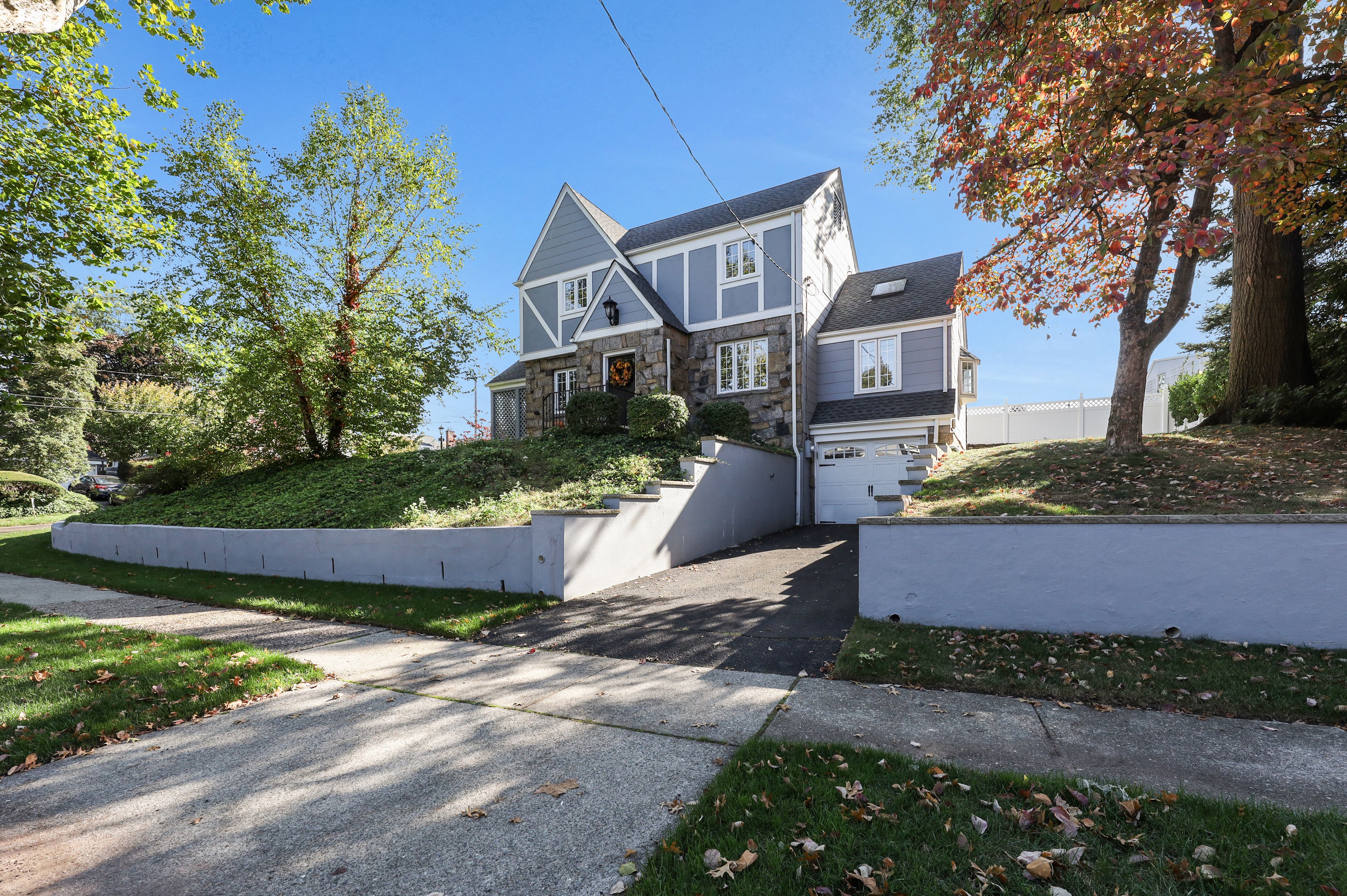 87 Wayne Avenue 
