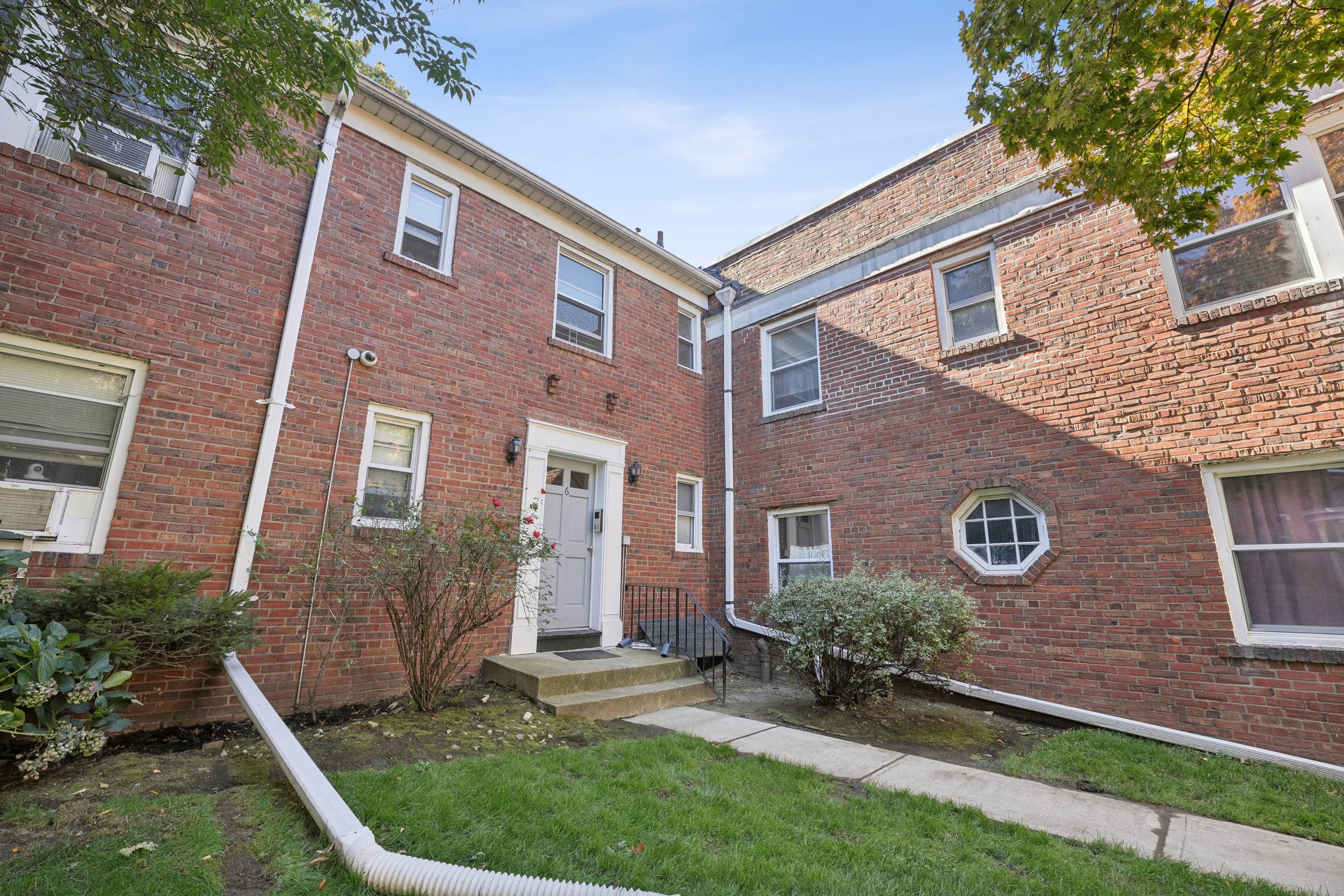735 Elm Avenue Unit# 6C