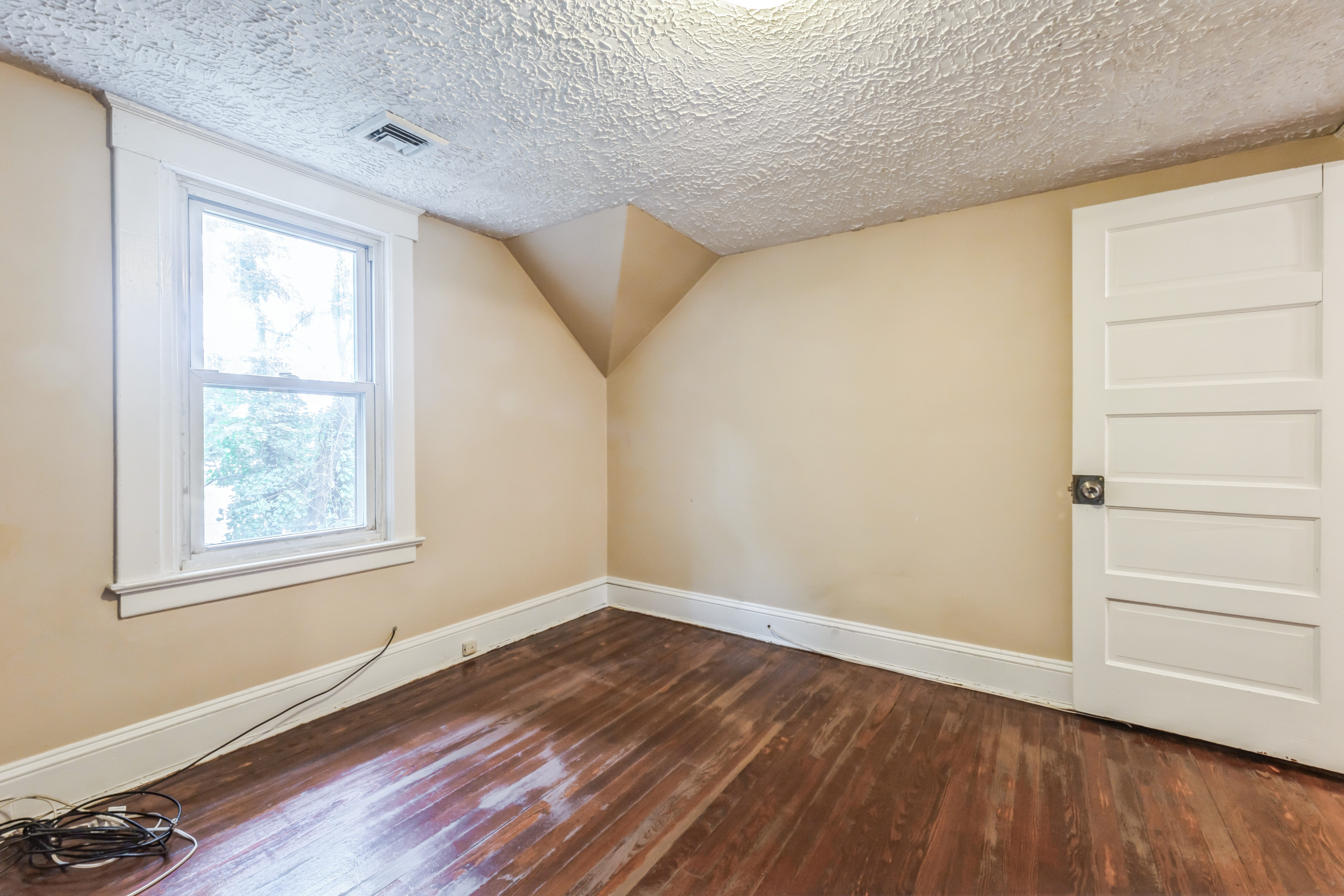13 Mountain Avenue 