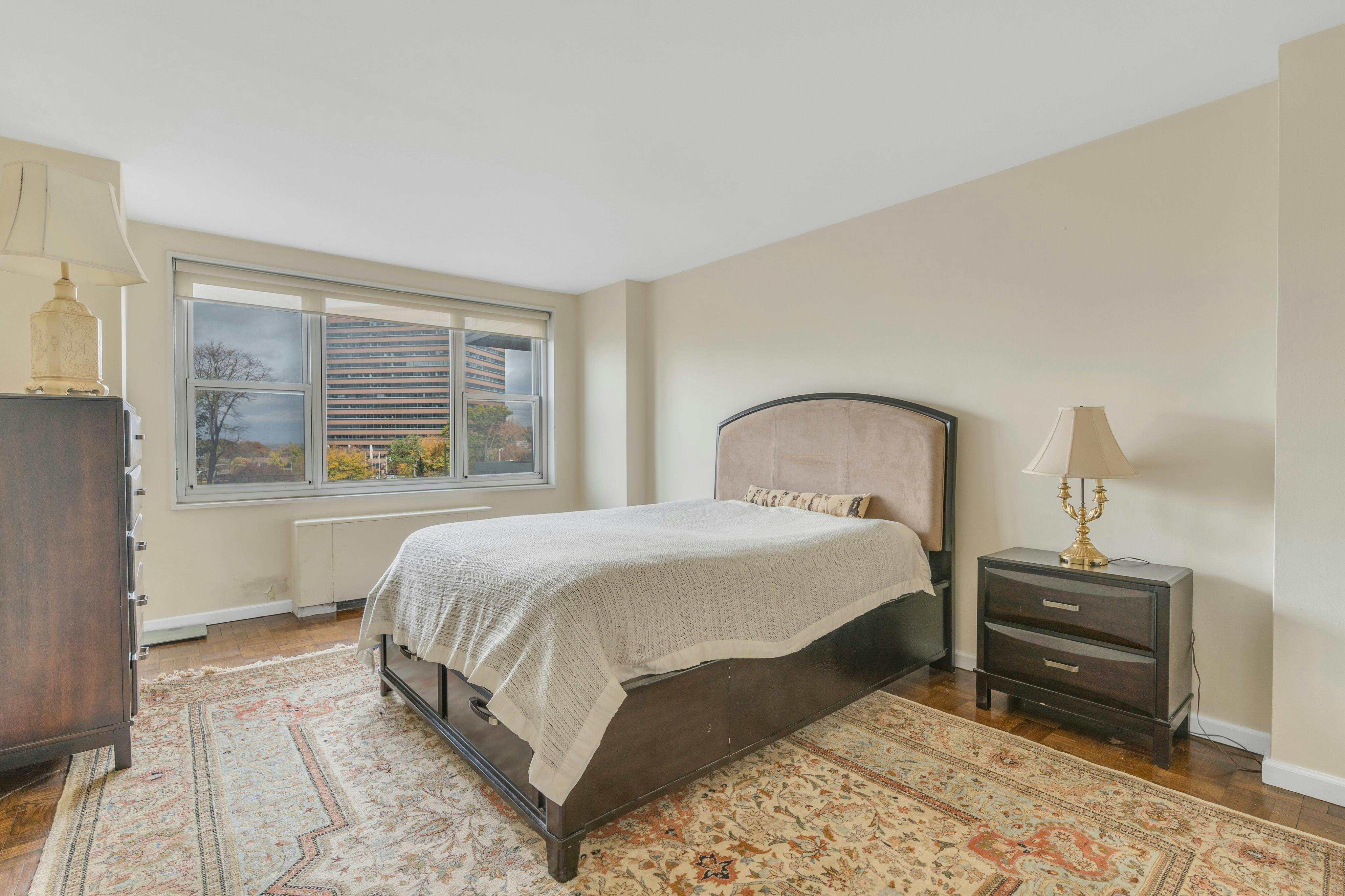 2000 Linwood Avenue 4G