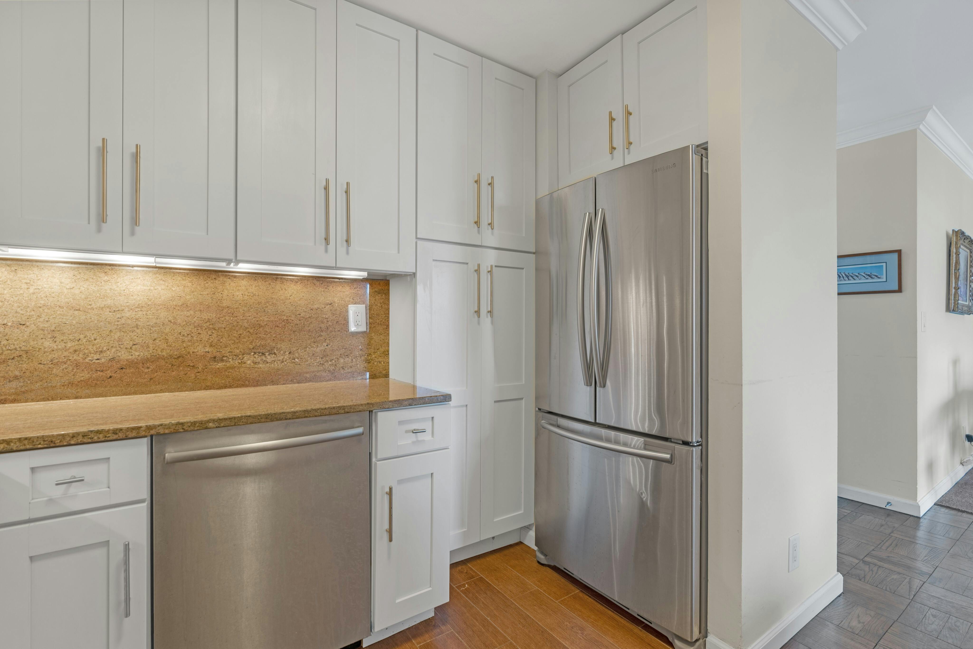 2000 Linwood Avenue 4G