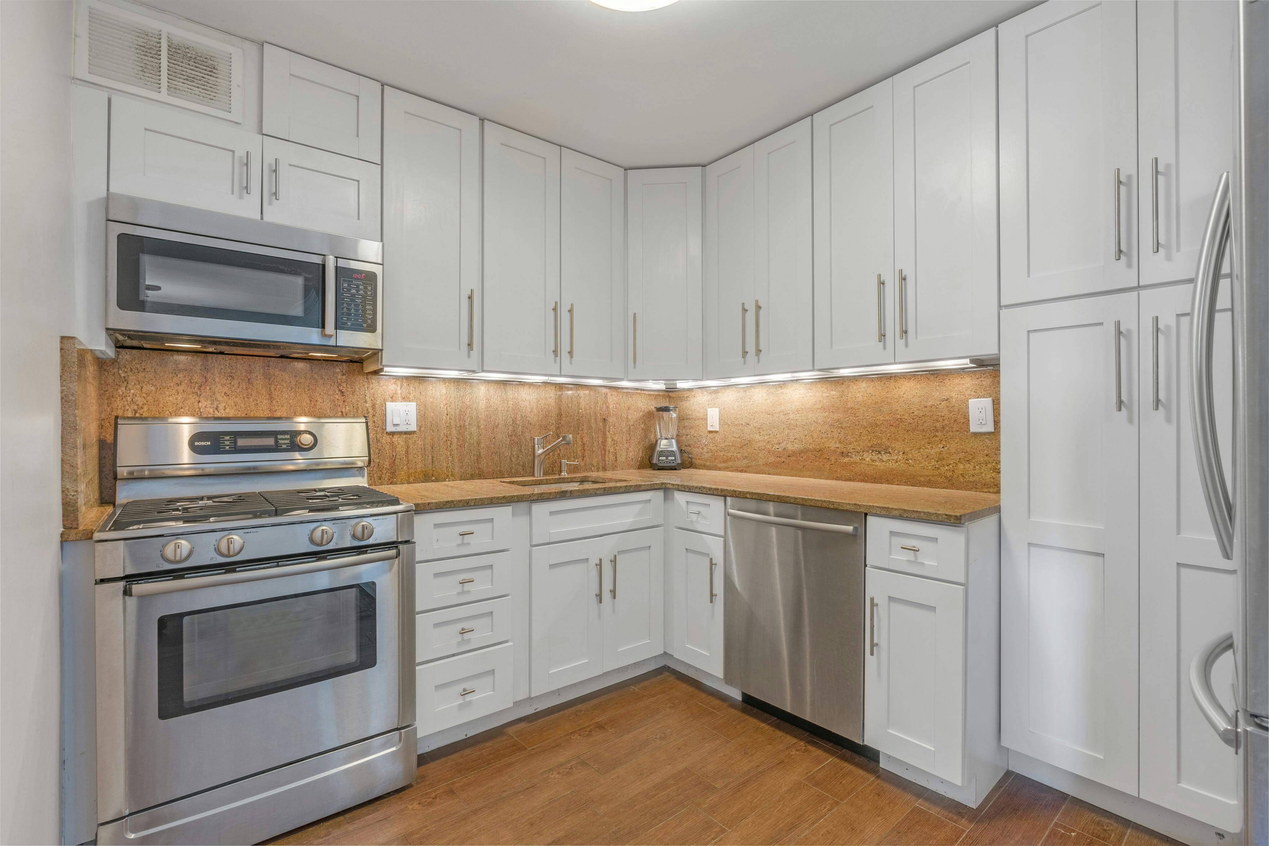 2000 Linwood Avenue 4G