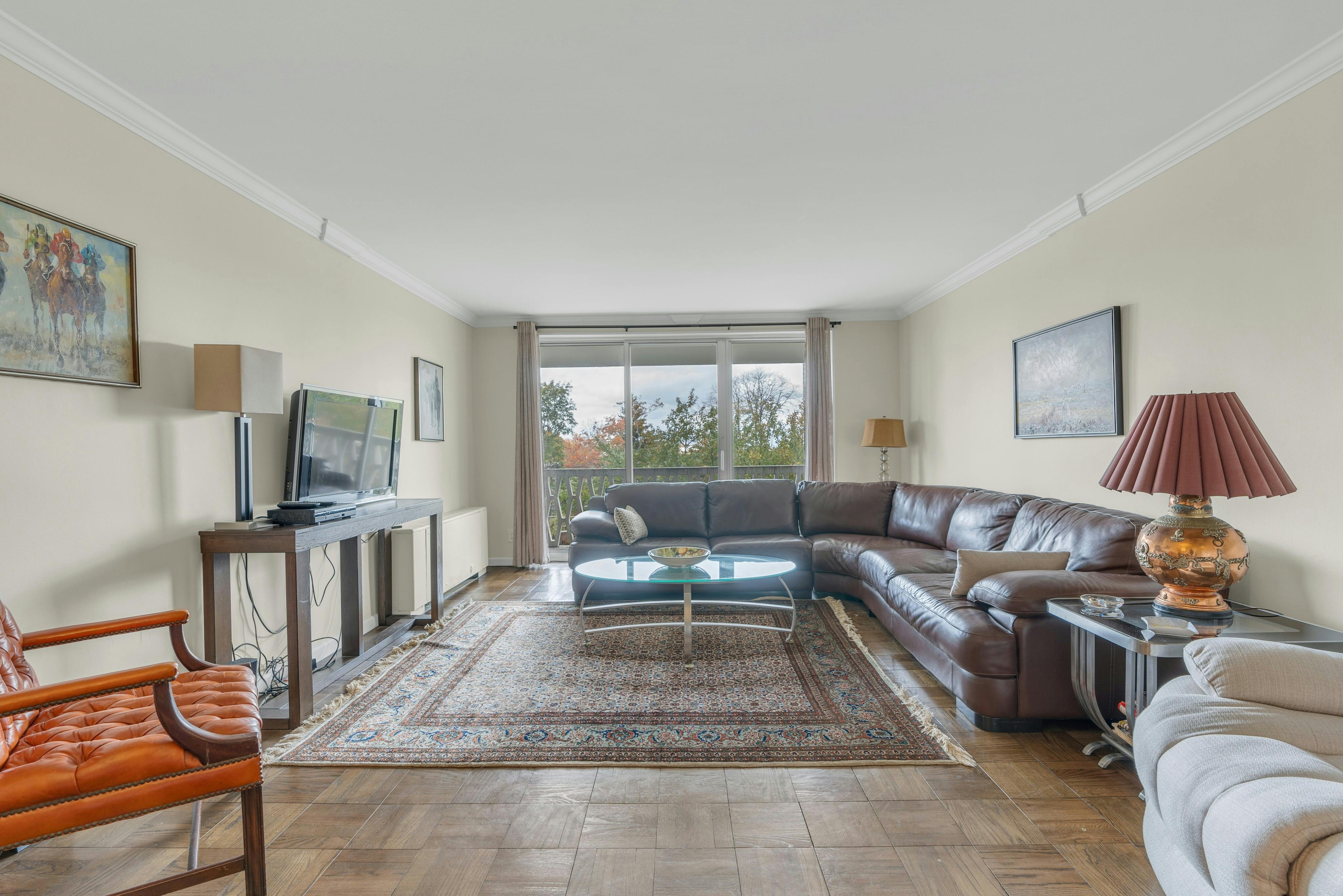 2000 Linwood Avenue 4G