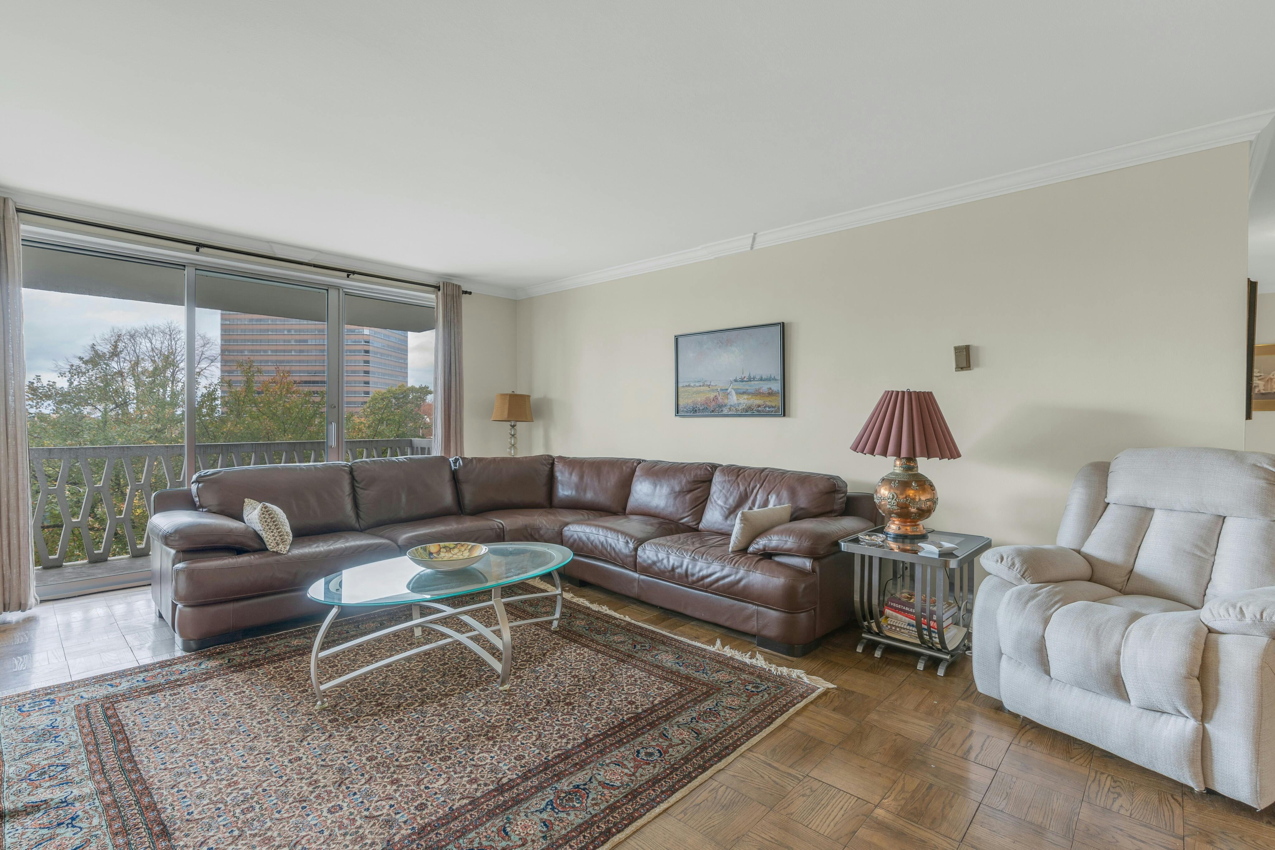 2000 Linwood Avenue 4G