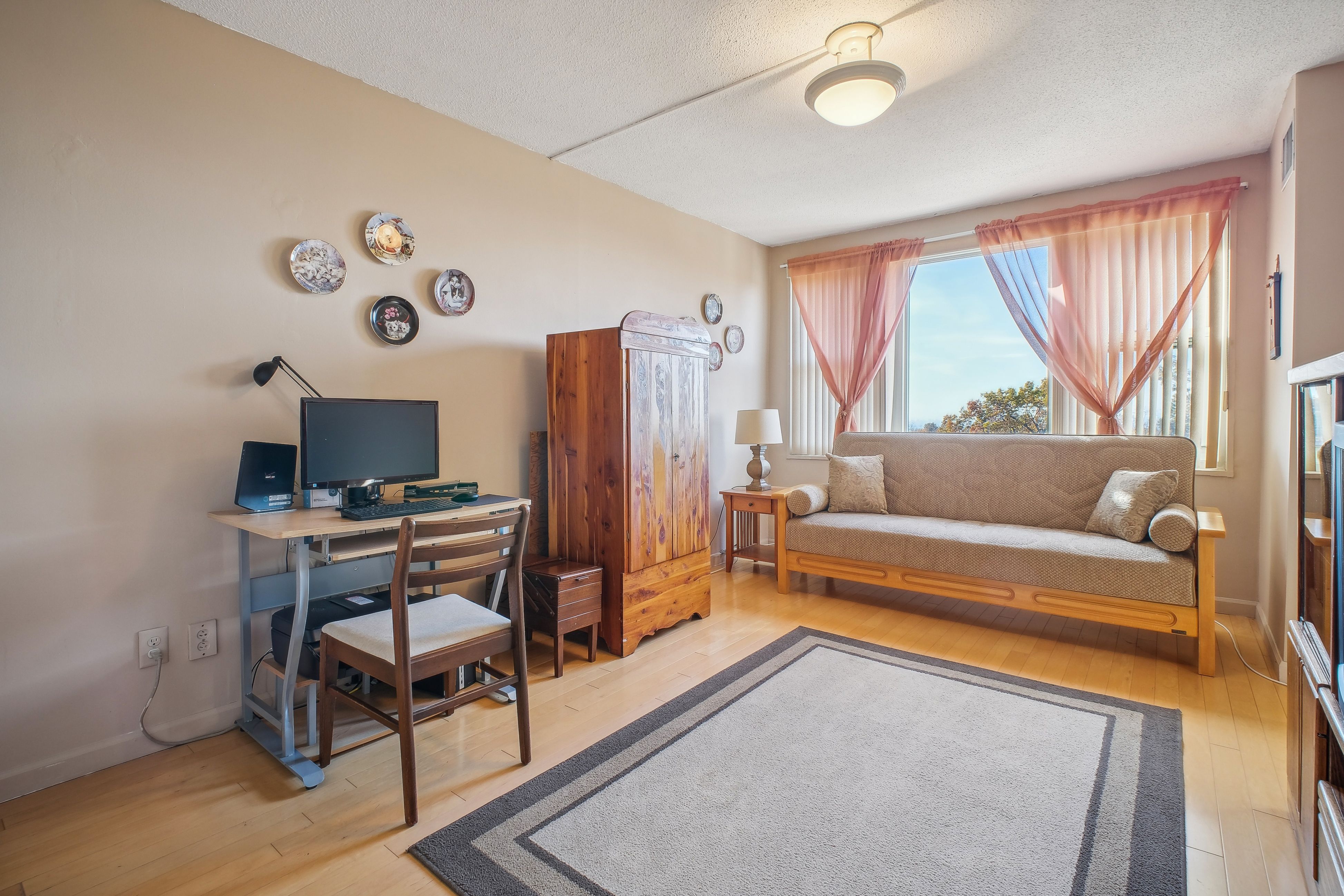 555 North Avenue 7J 