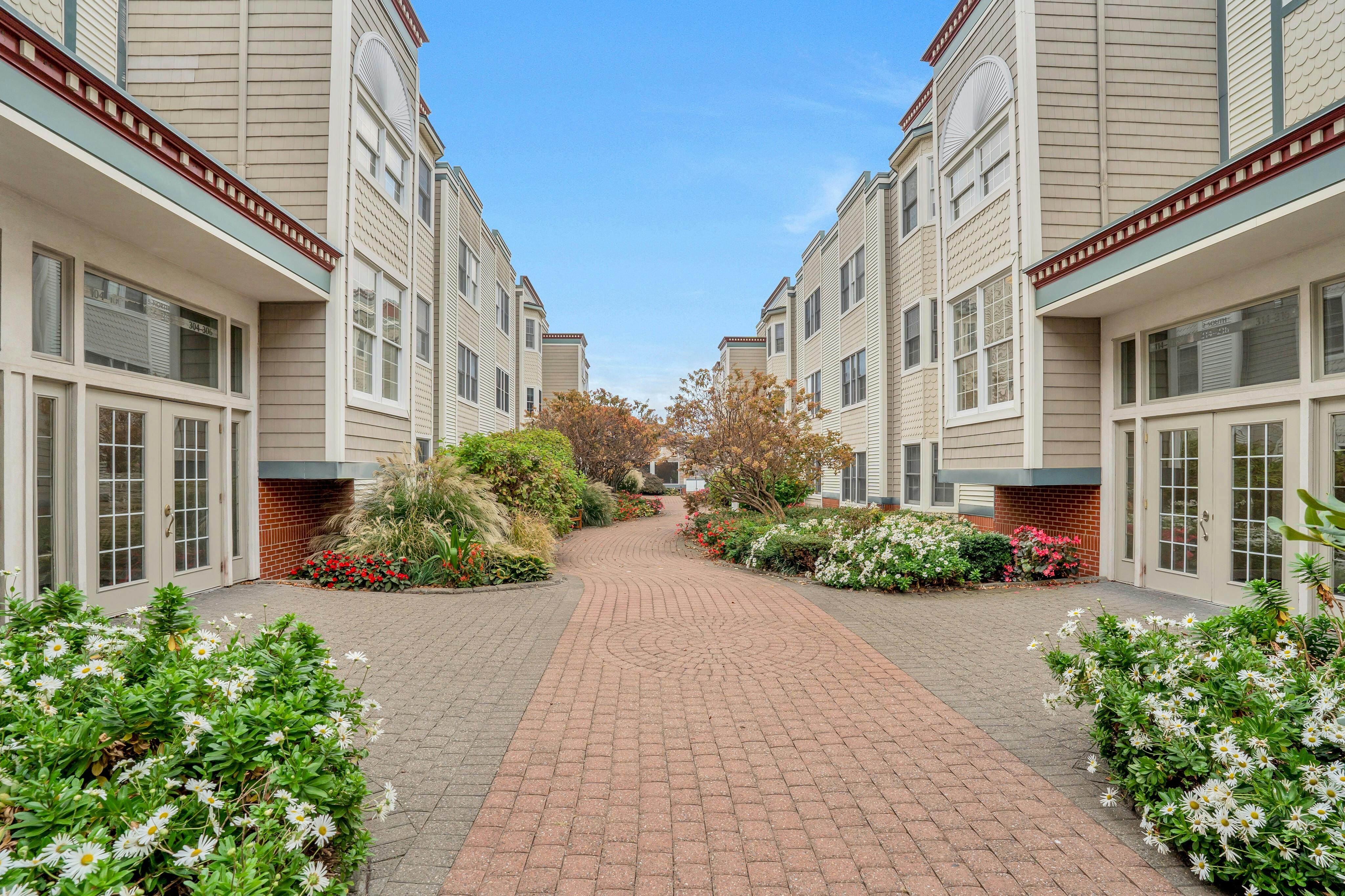 306 The Promenade 