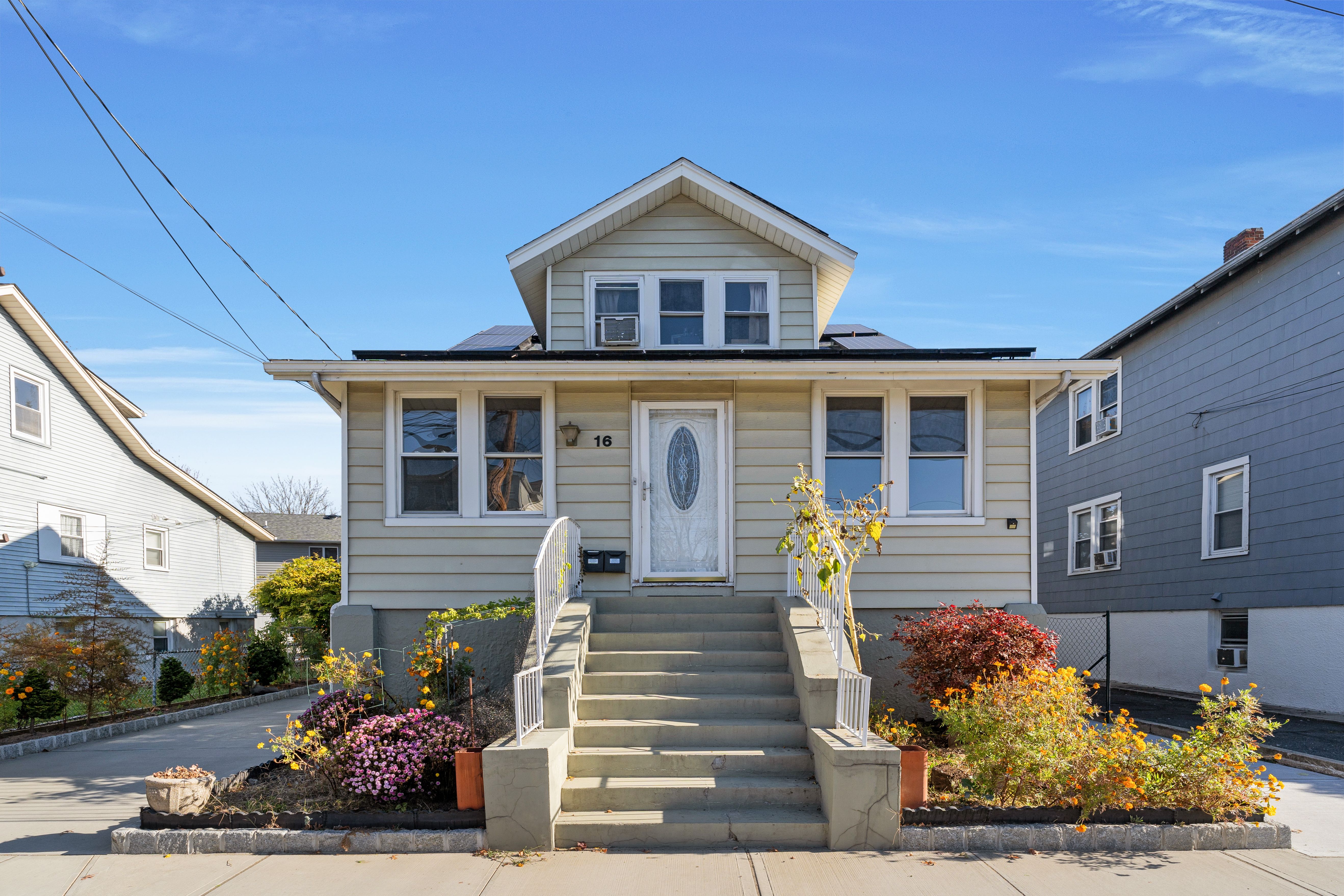 16 Helen Street 