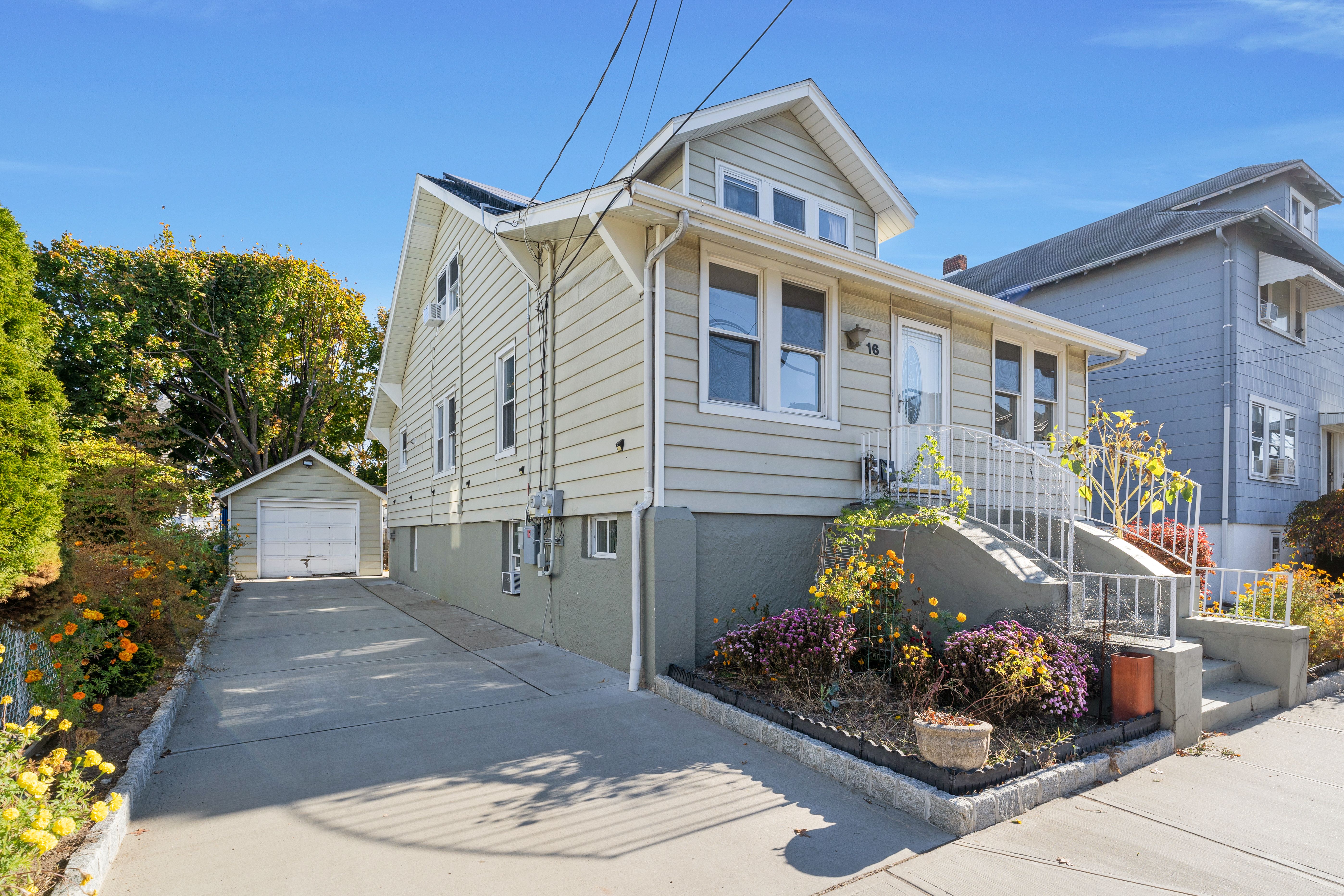 16 Helen Street 