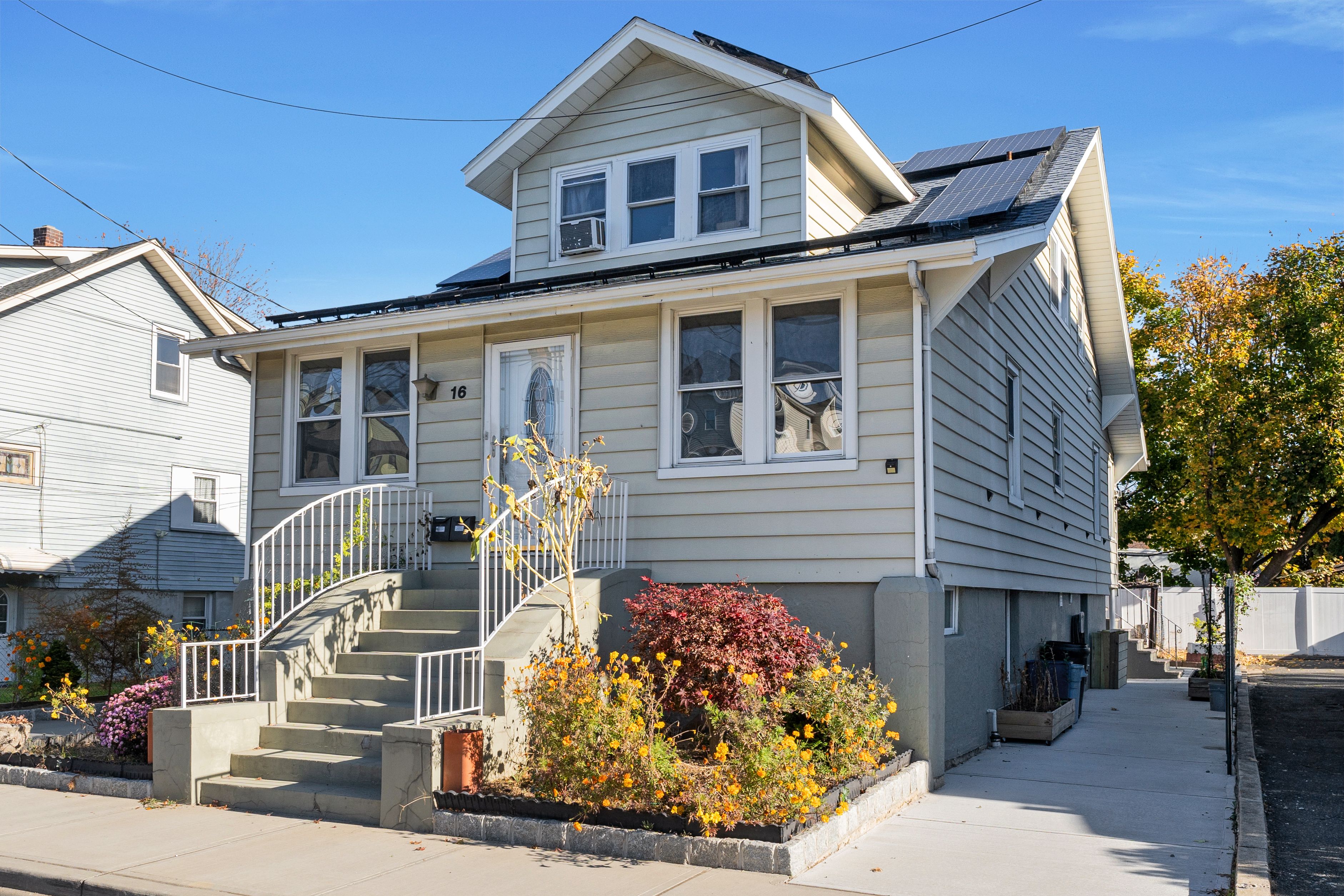 16 Helen Street 