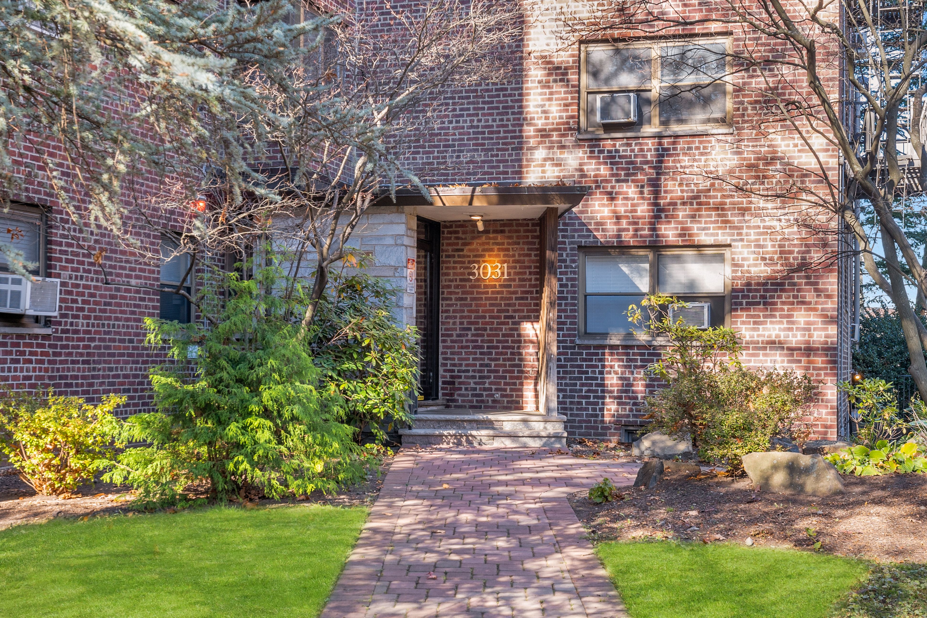 3031 Edwin Avenue 3E 