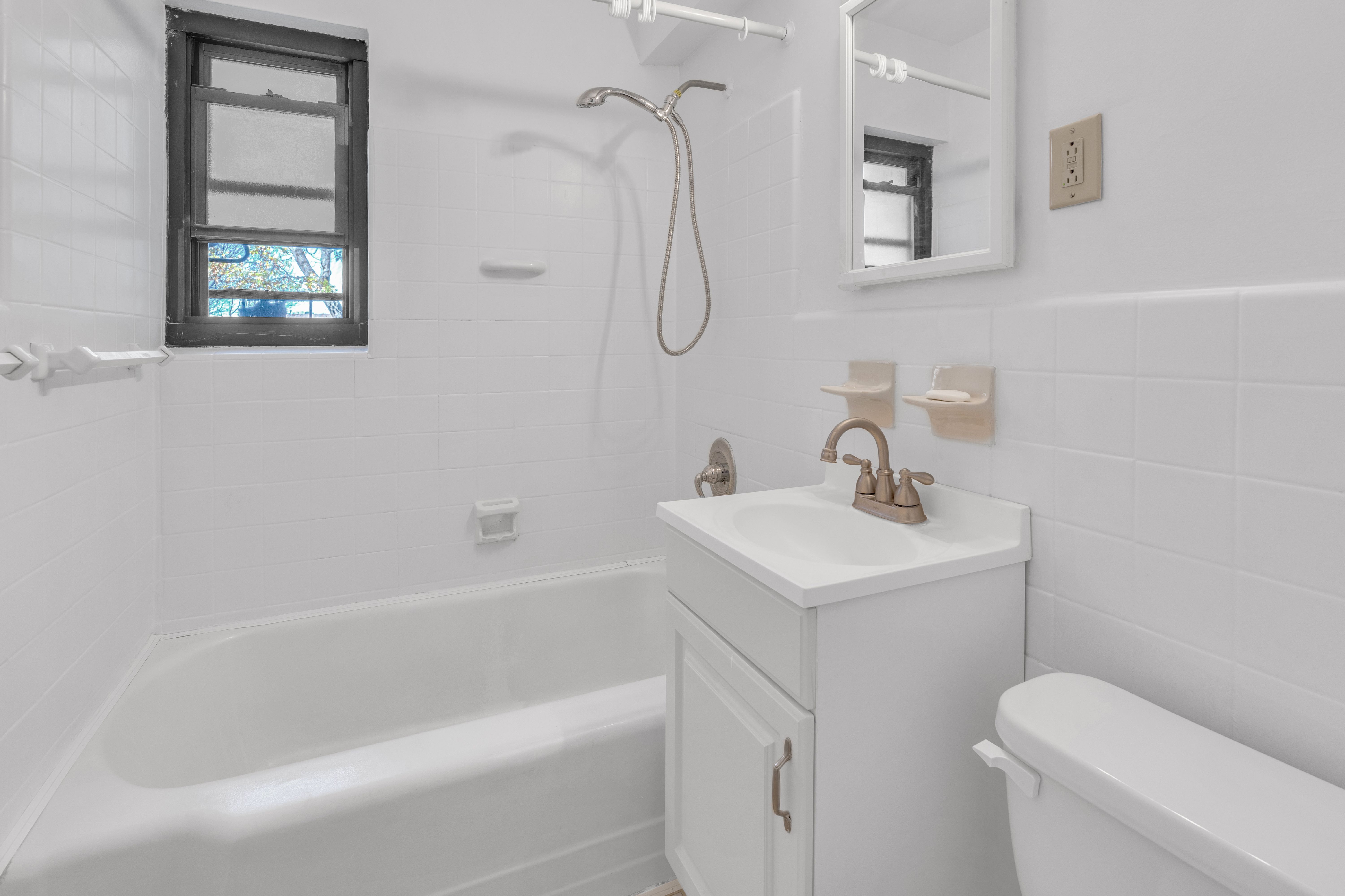 3031 Edwin Avenue 3E 