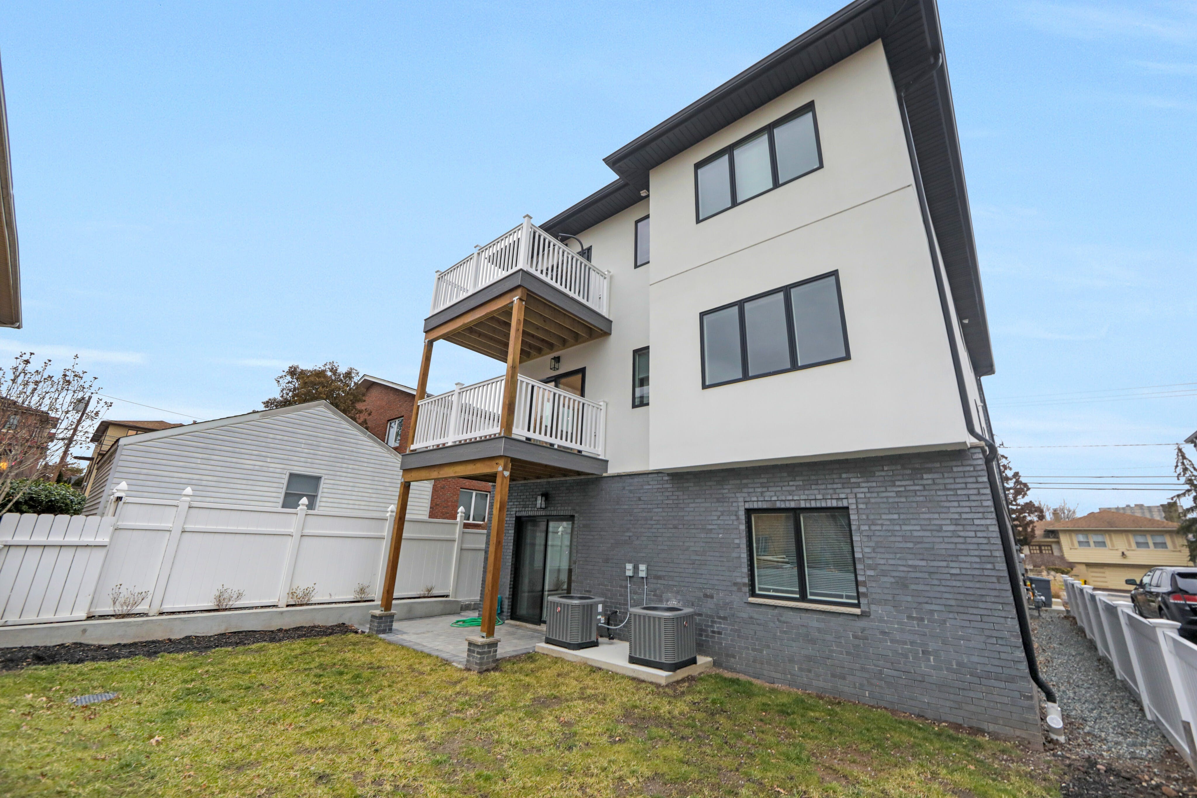 122 E Brinkerhoff Avenue 