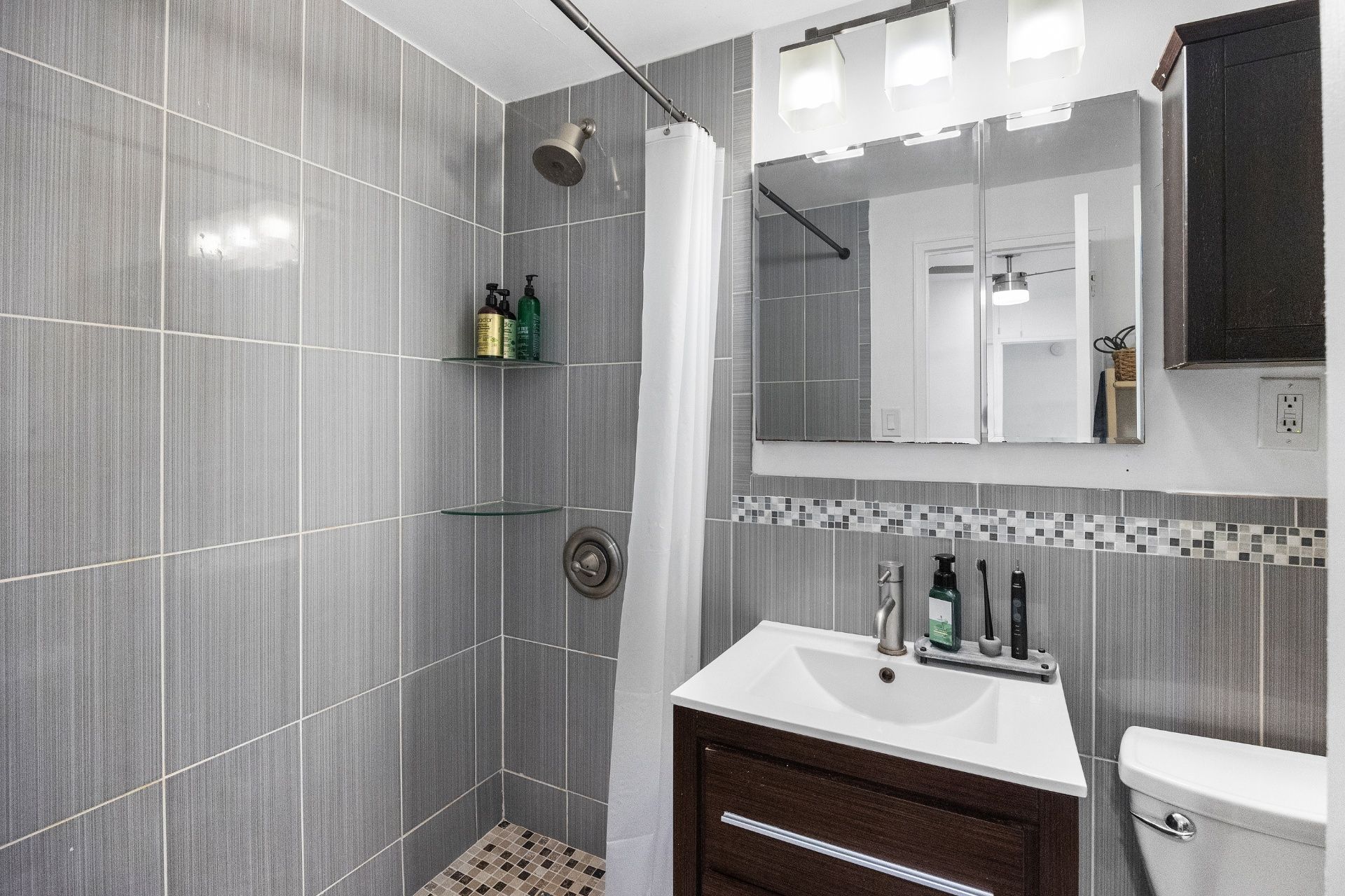 201 Saint Pauls Avenue Unit# 4V