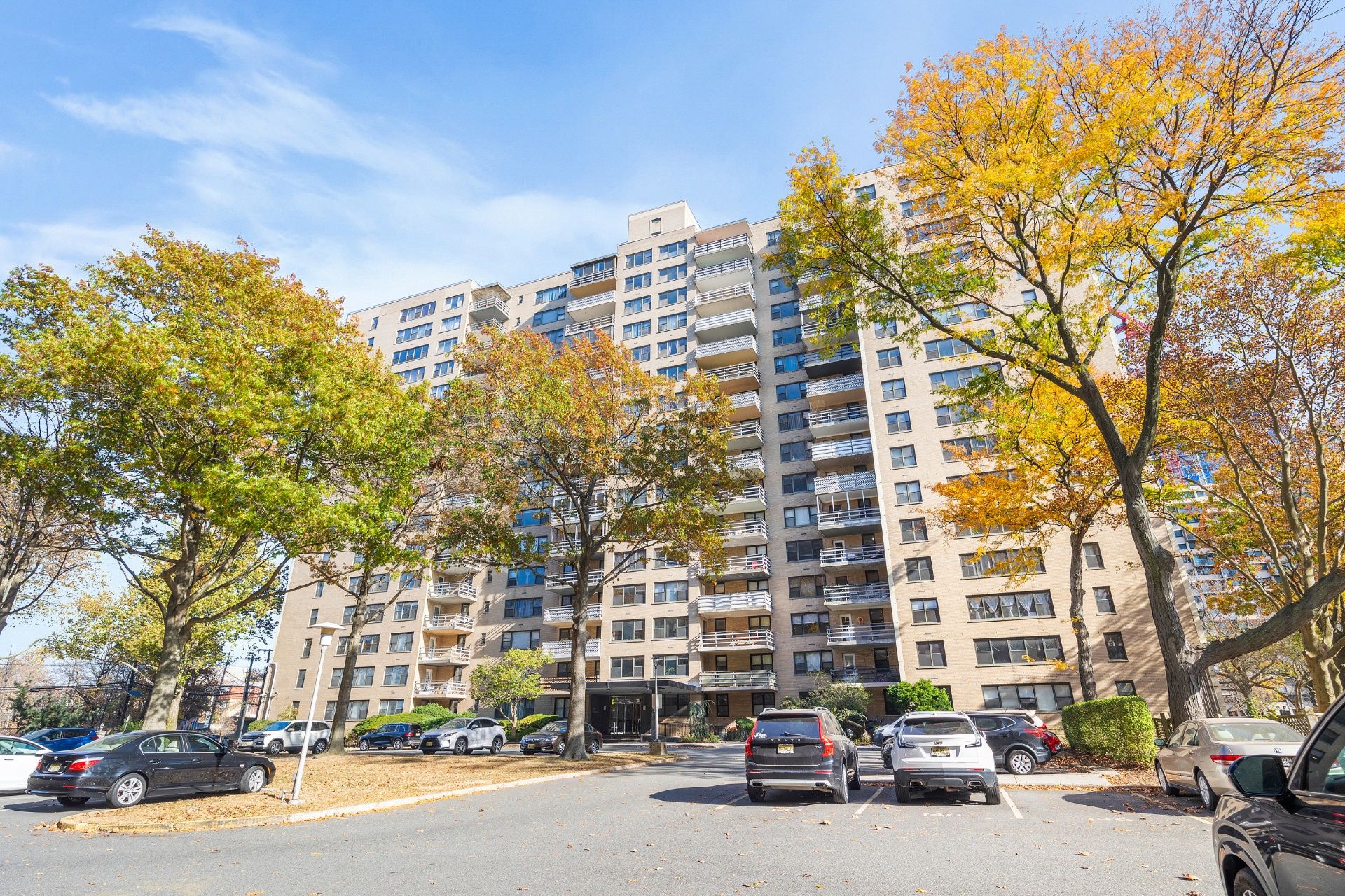 201 Saint Pauls Avenue Unit# 4V