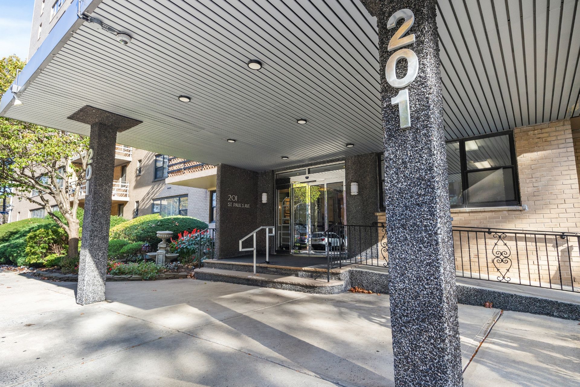 201 Saint Pauls Avenue Unit# 4V