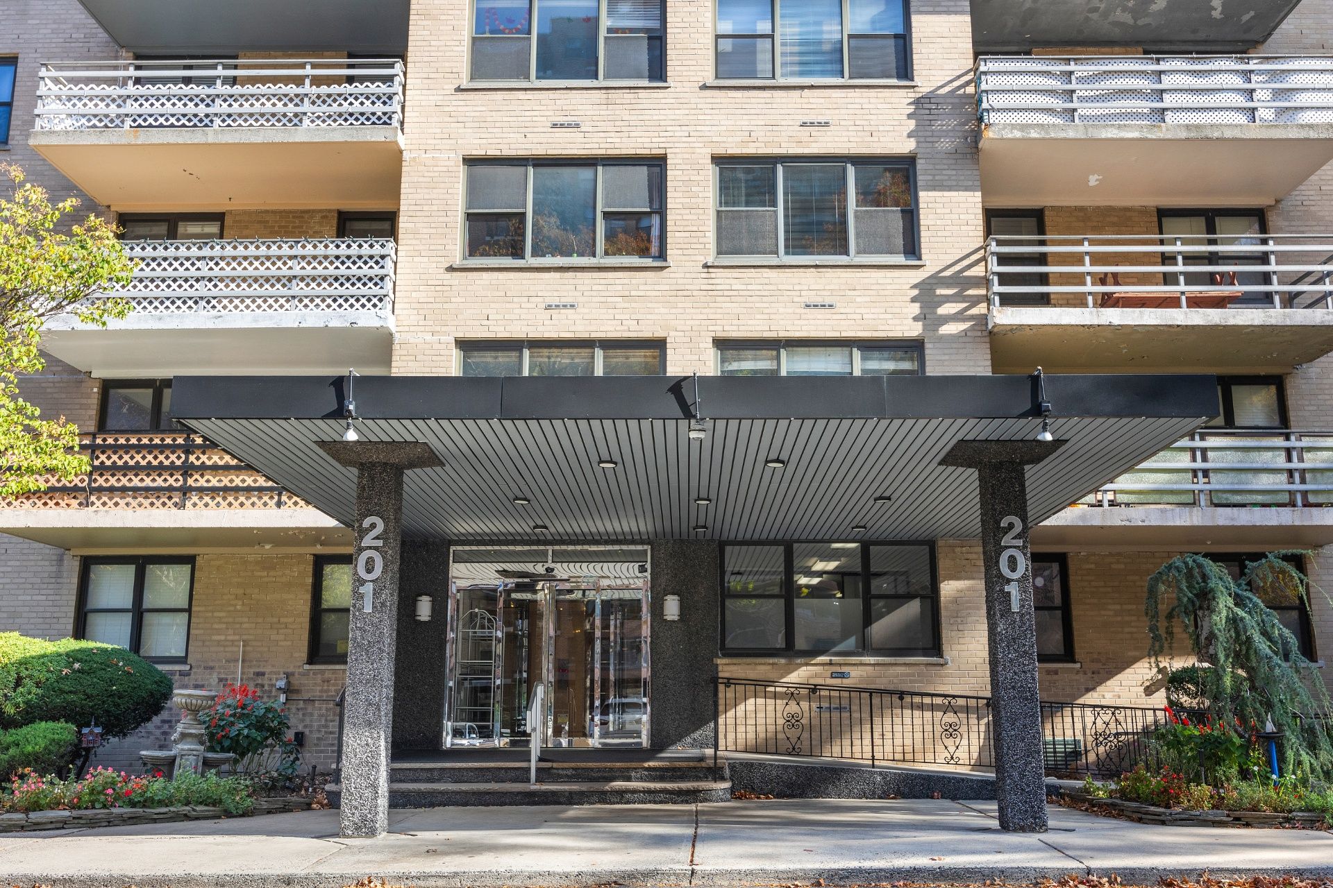 201 Saint Pauls Avenue Unit# 4V