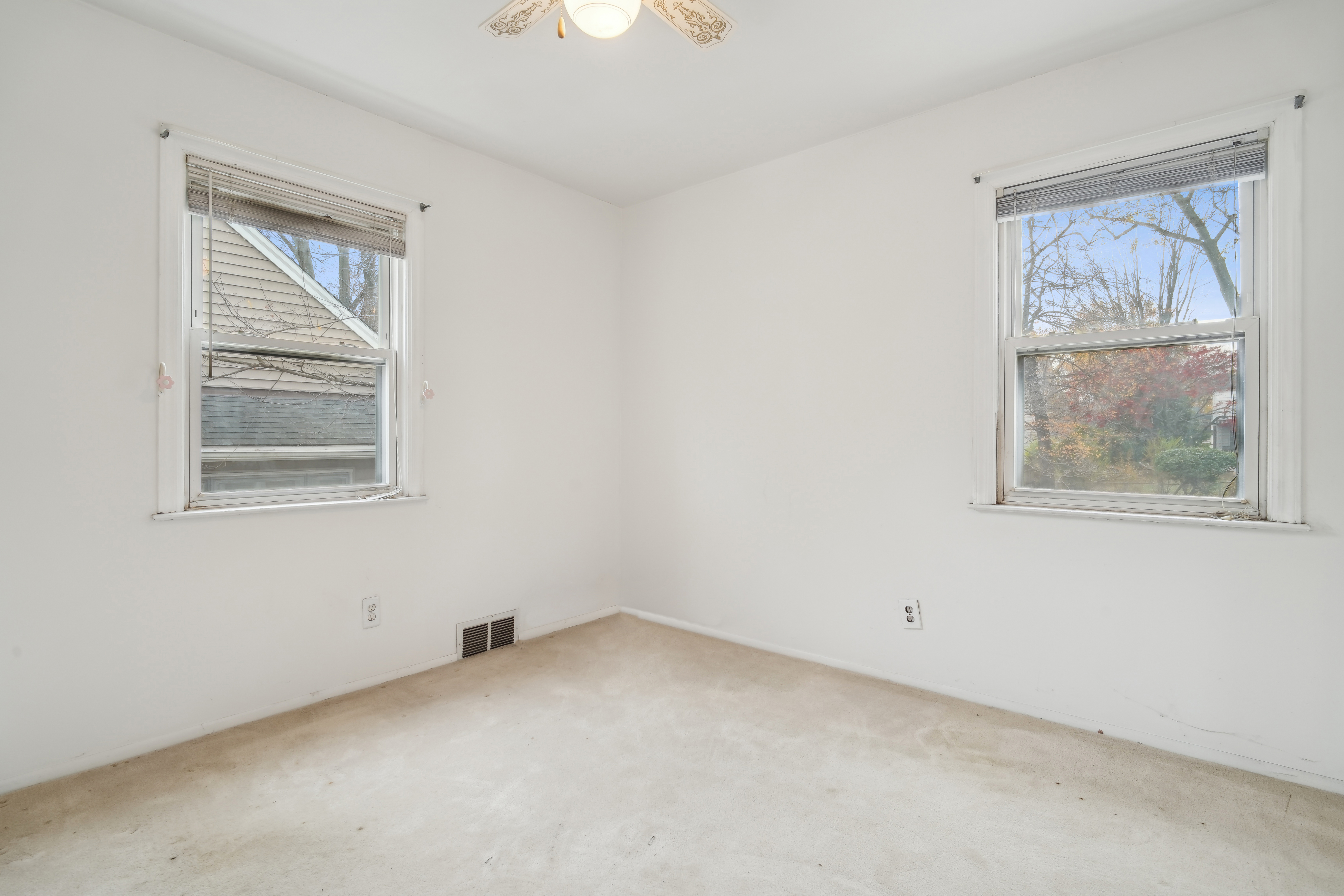 80 Howland Avenue 