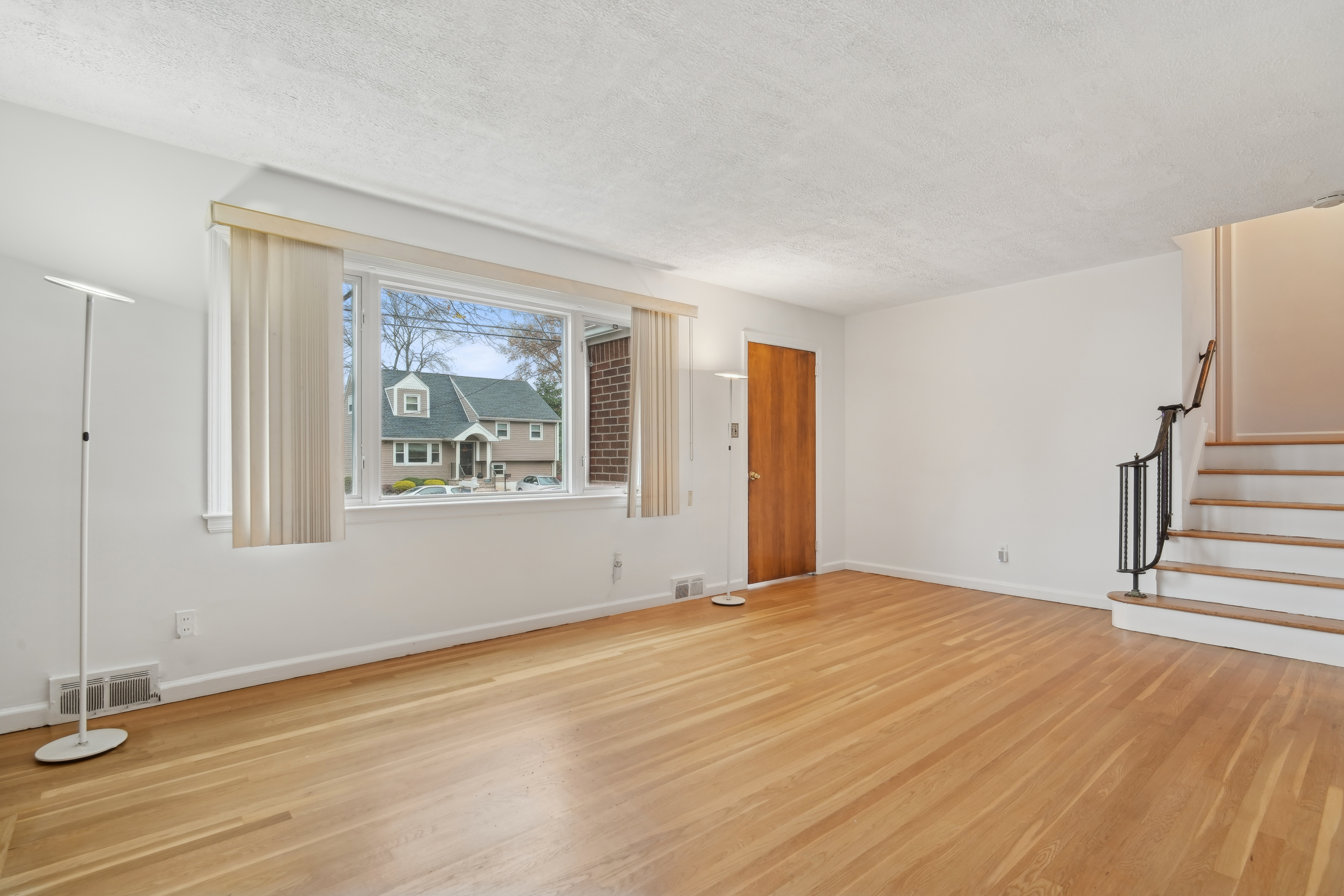 80 Howland Avenue 