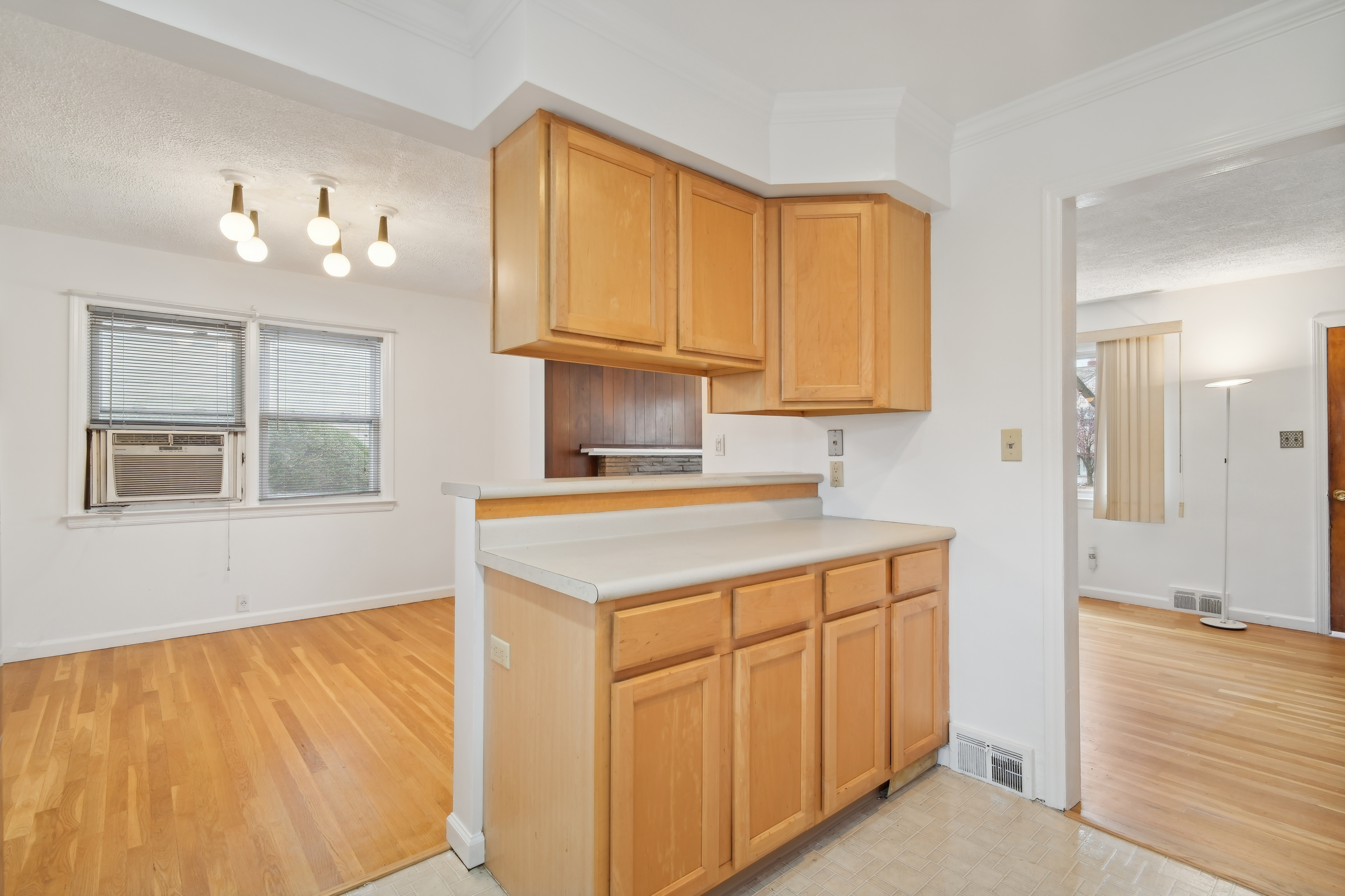 80 Howland Avenue 