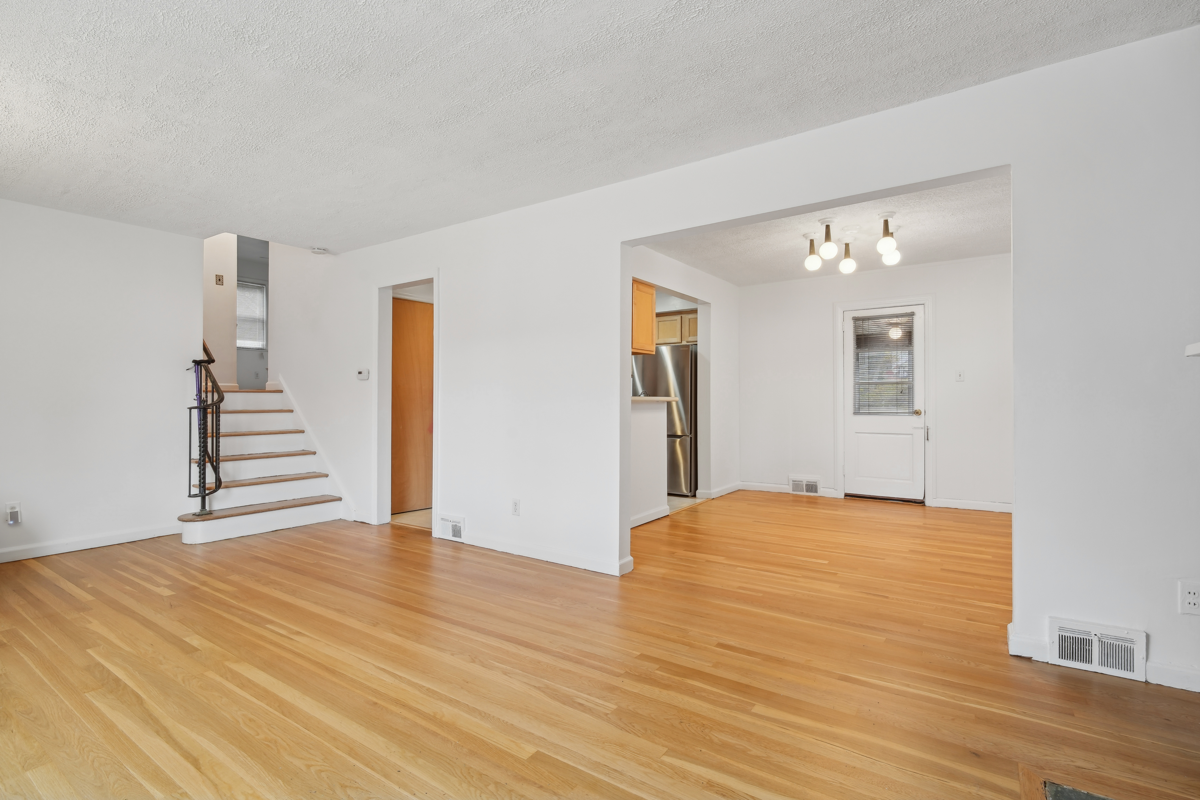 80 Howland Avenue 