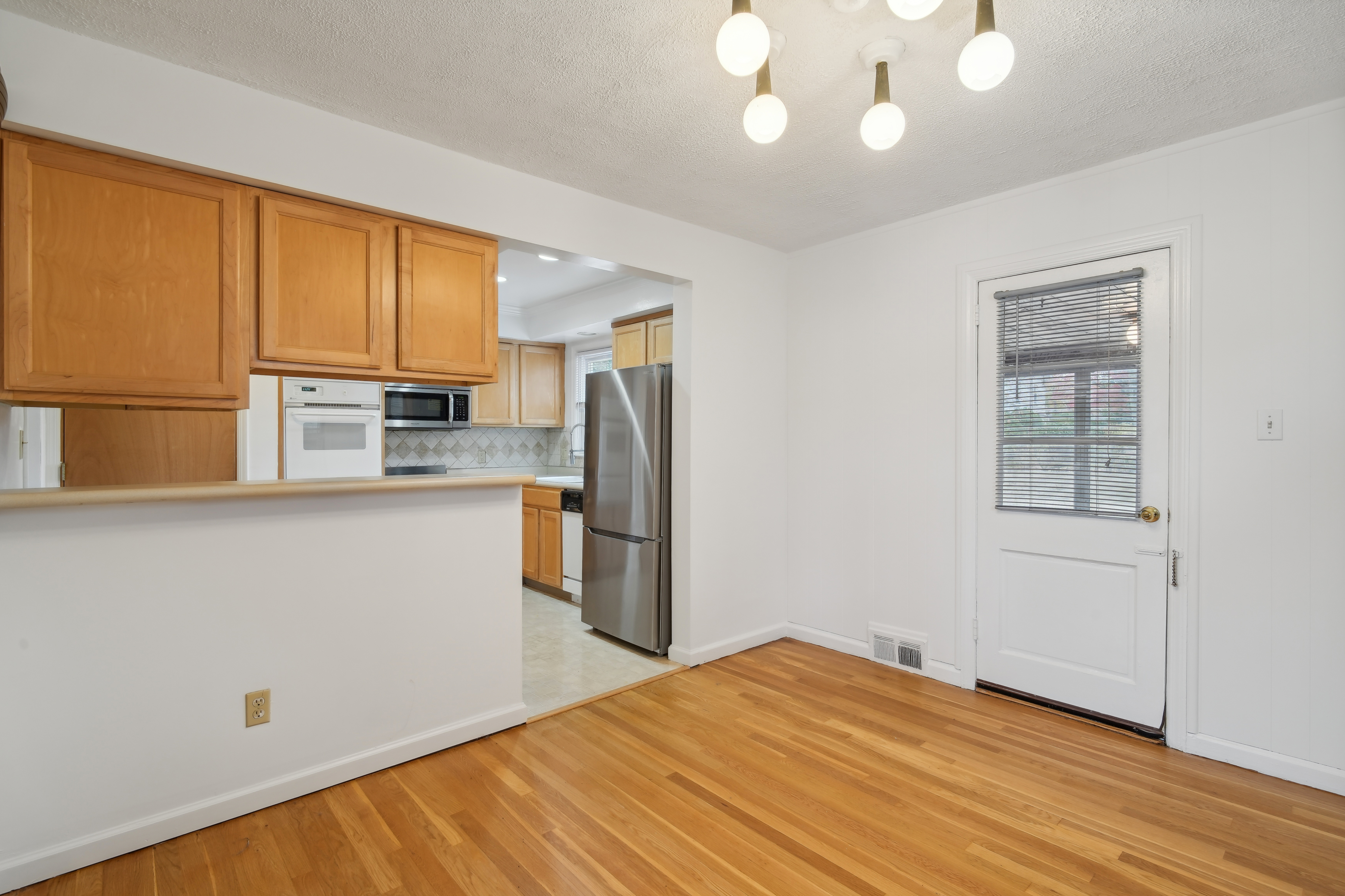 80 Howland Avenue 