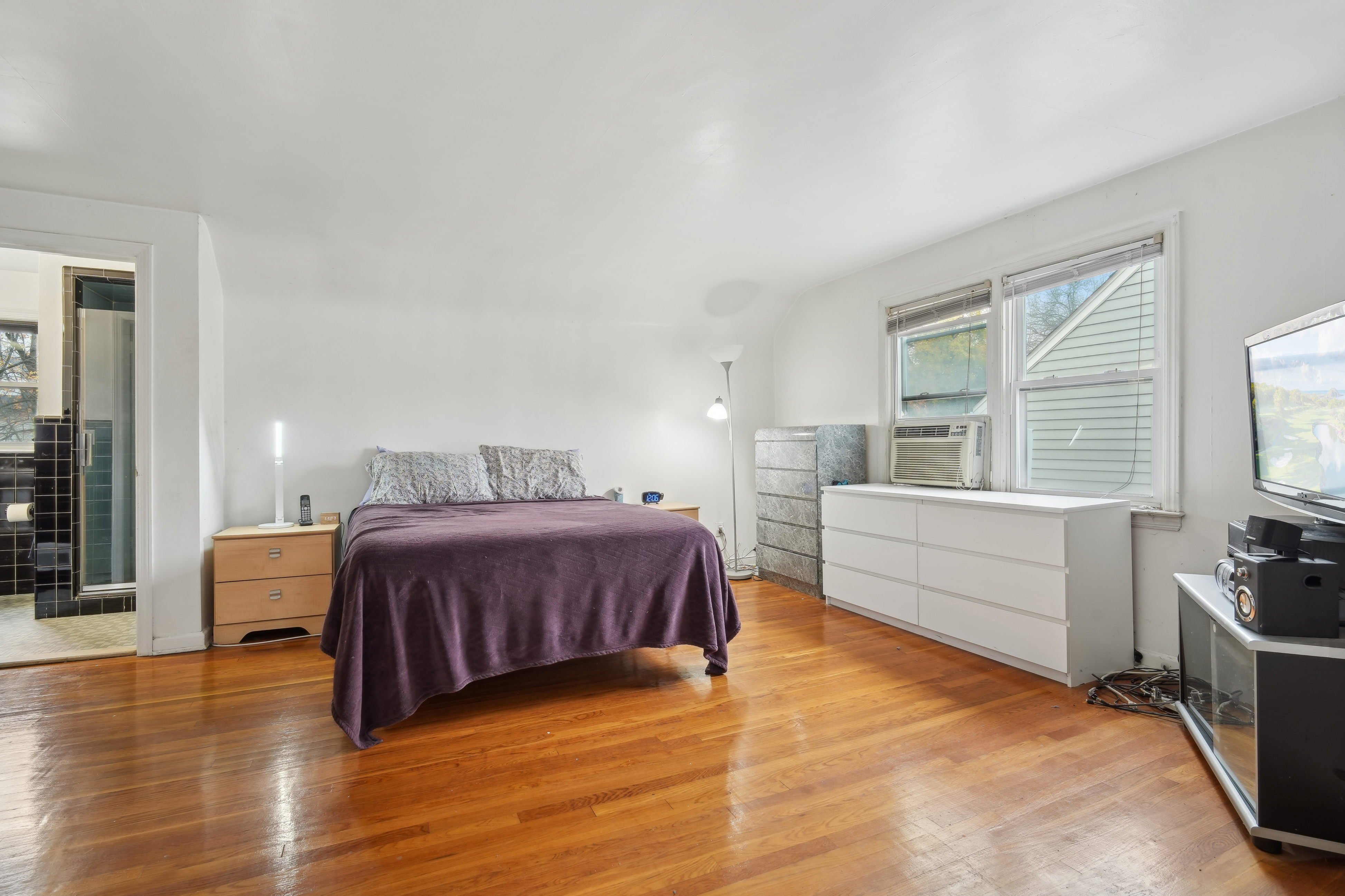 80 Howland Avenue 
