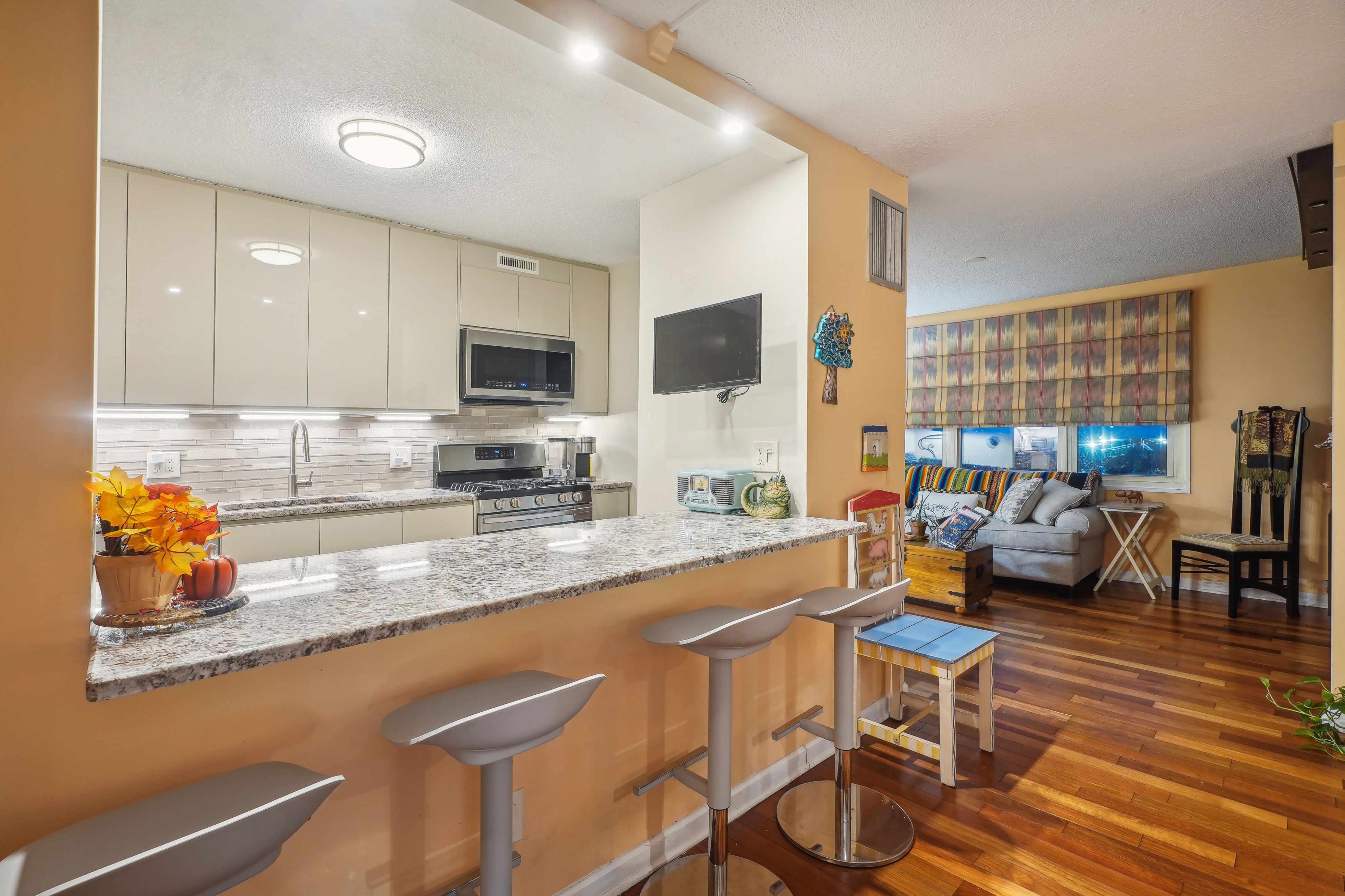 555 North Avenue 8S 