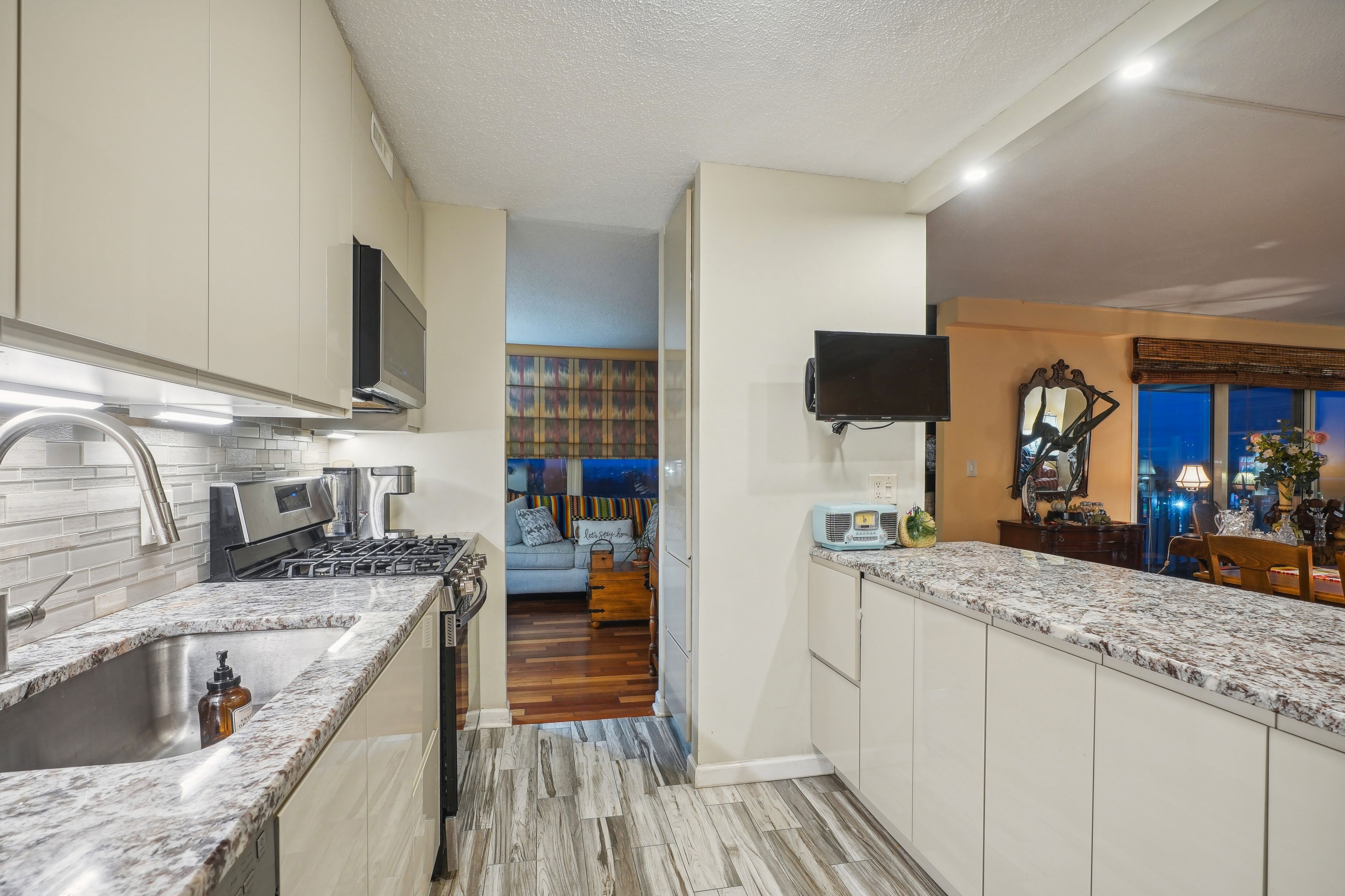 555 North Avenue 8S 