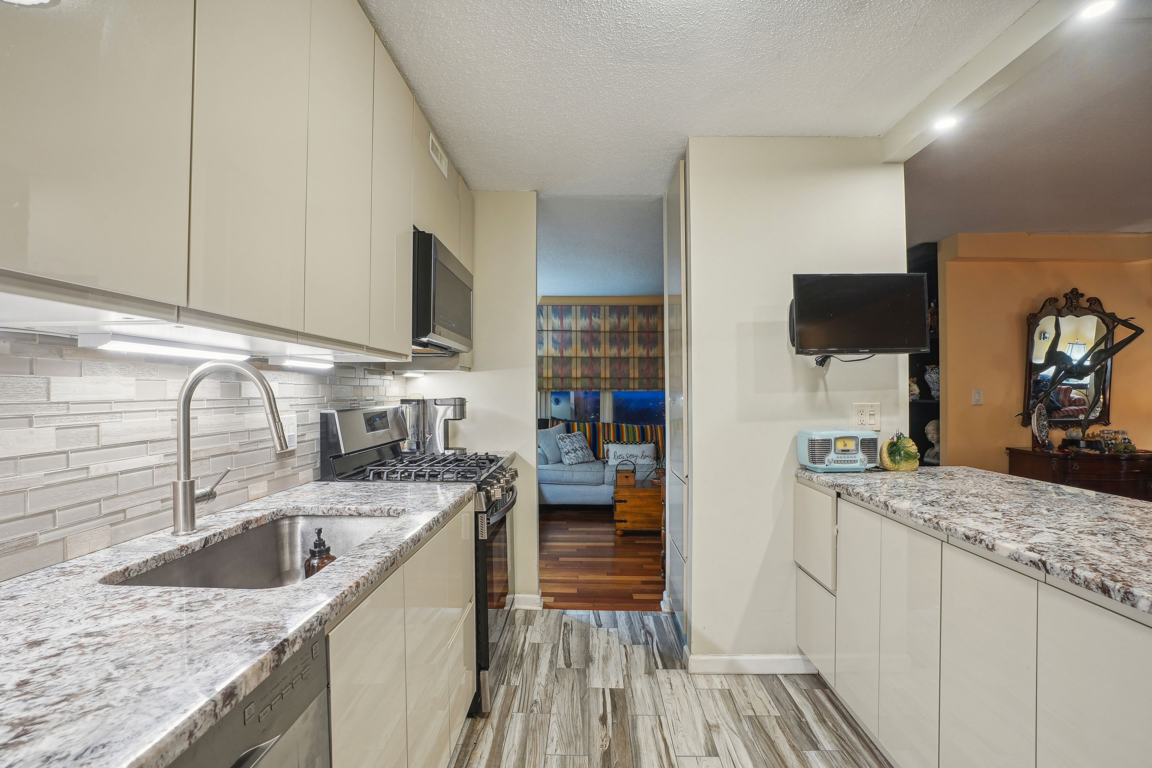 555 North Avenue 8S 