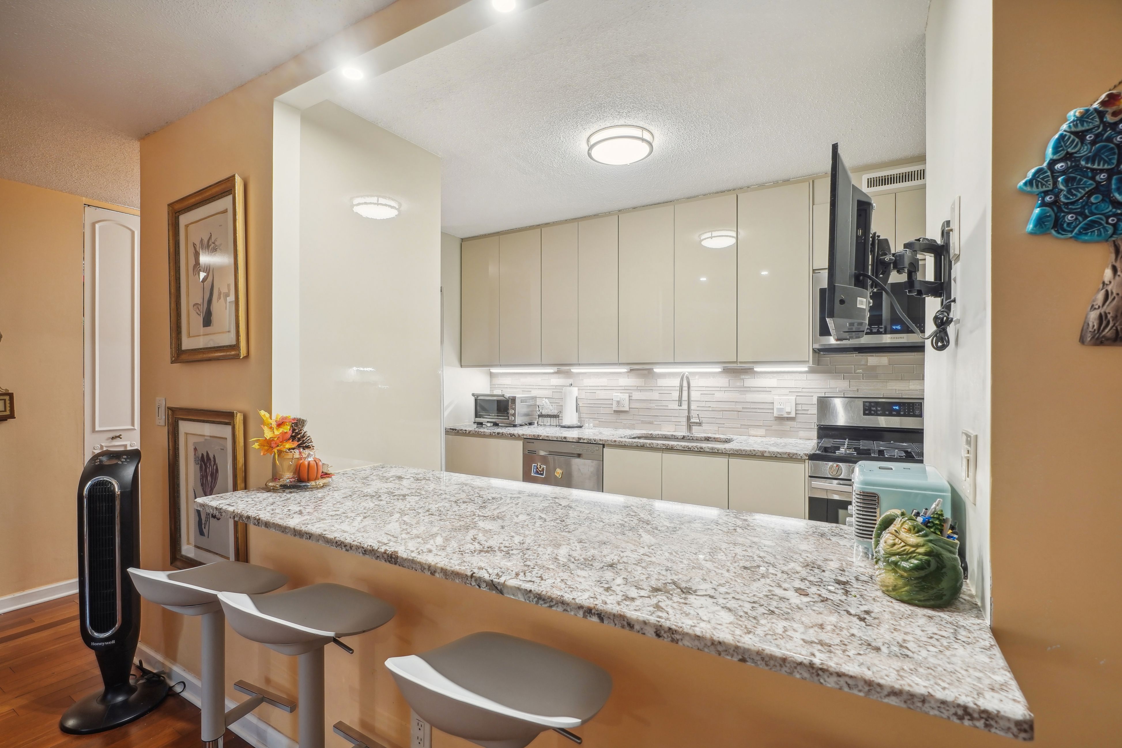 555 North Avenue 8S 