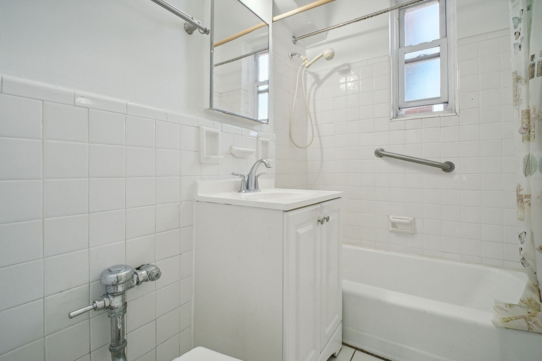 2160 Center Avenue Unit# 3I