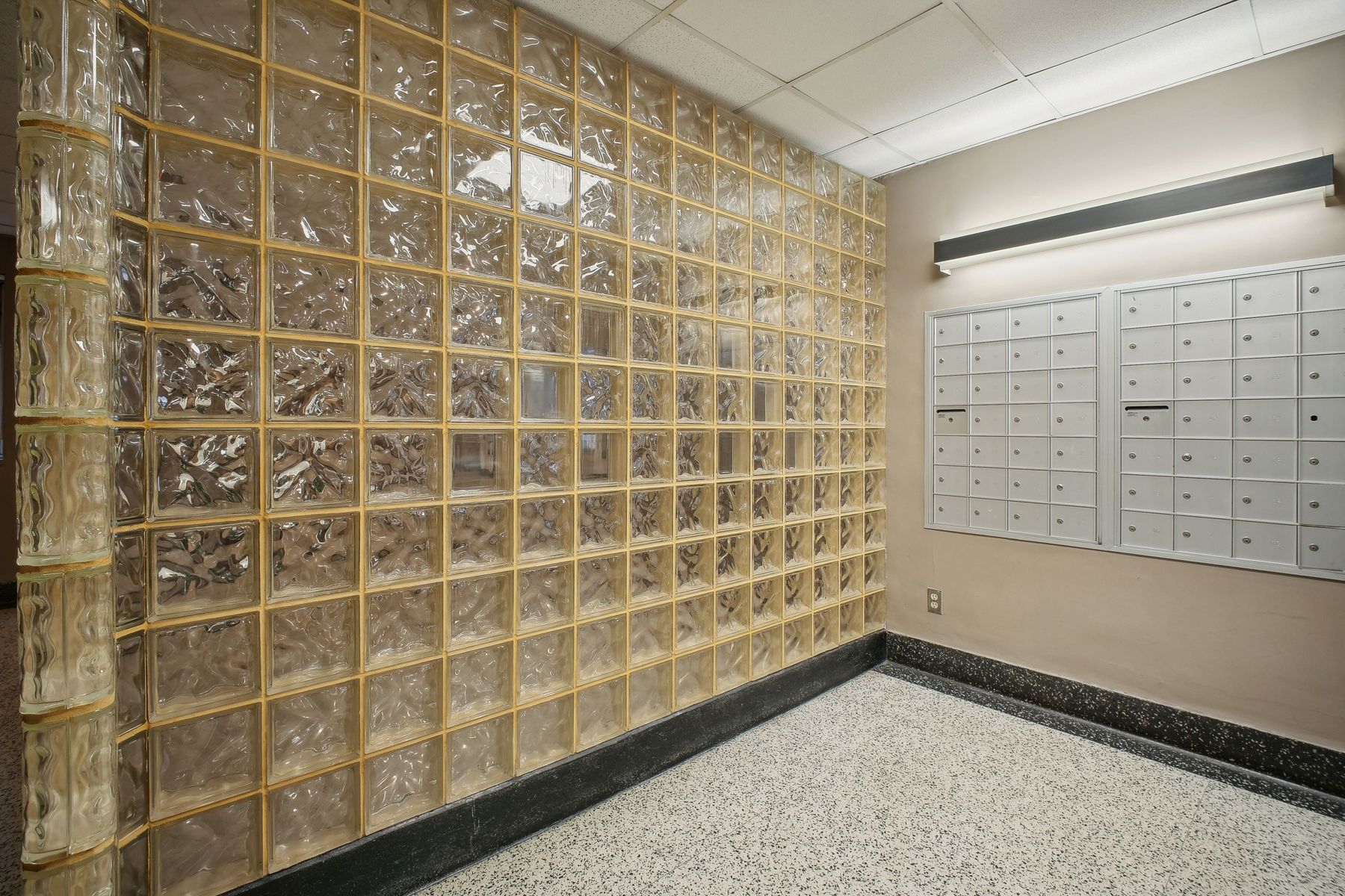 2160 Center Avenue Unit# 3I