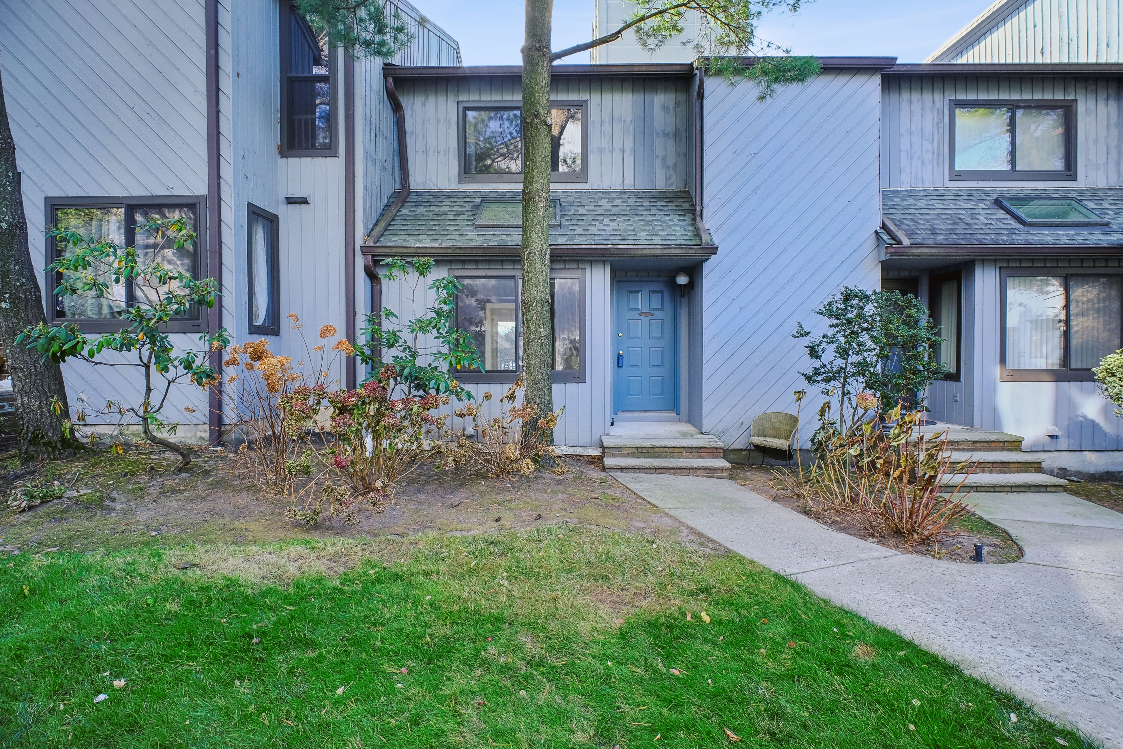 1505 John Street 