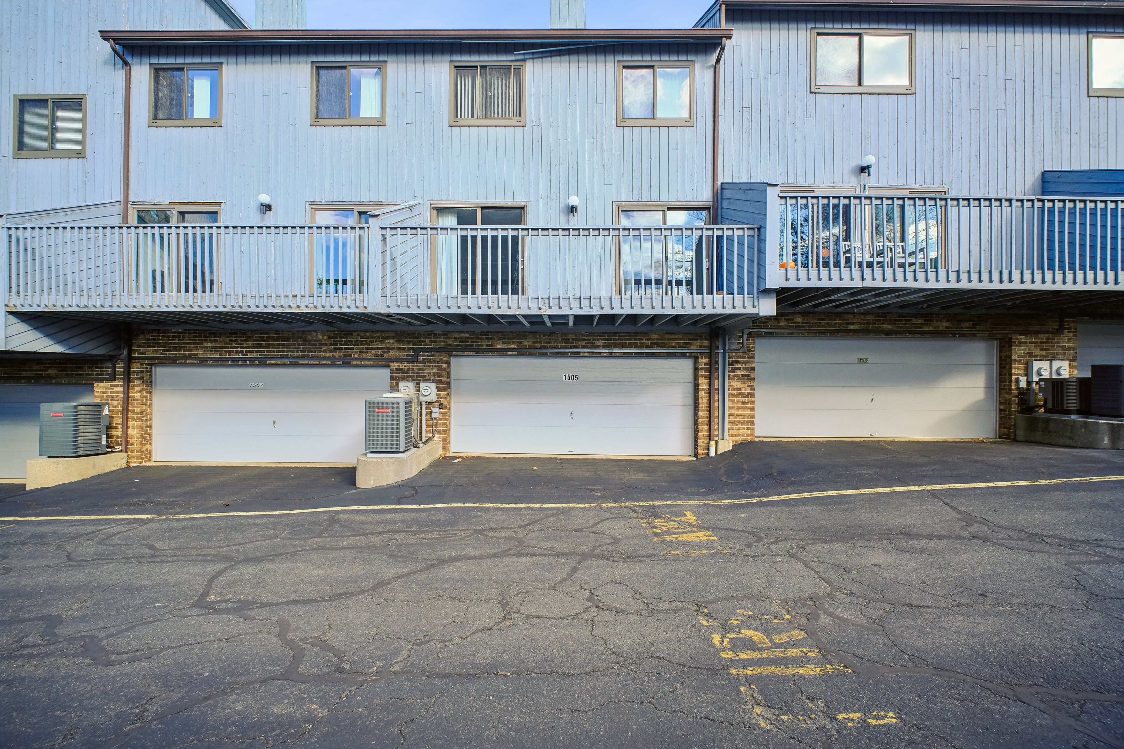 1505 John Street 