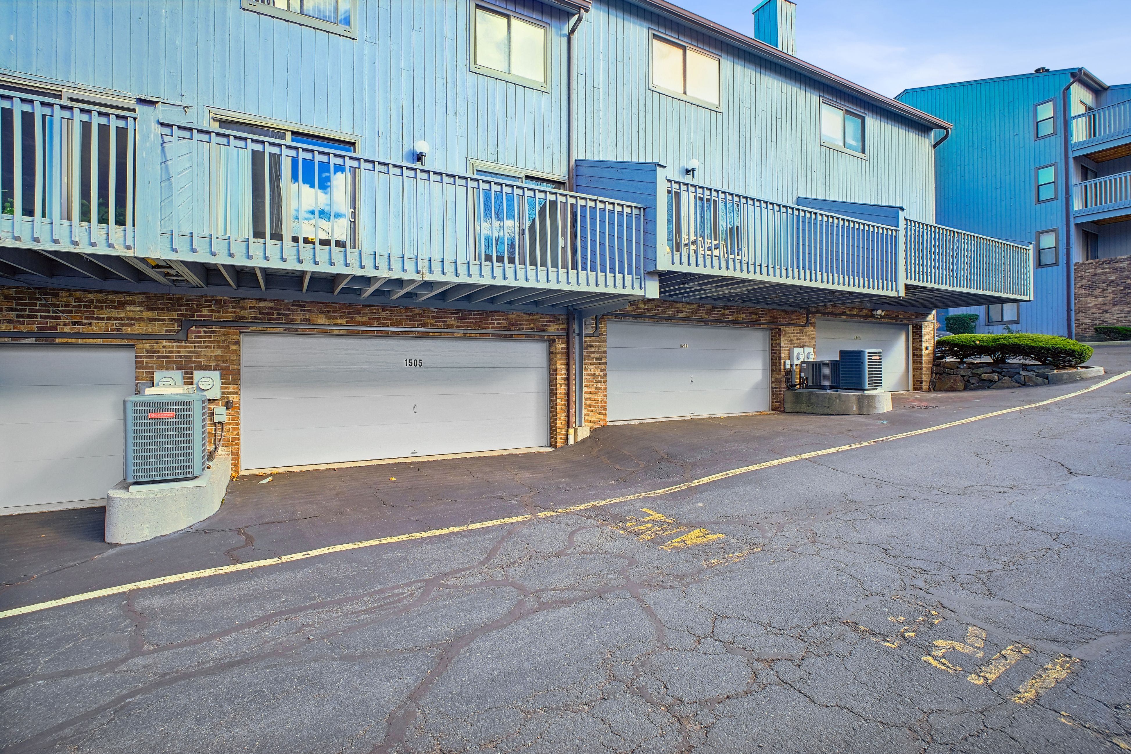 1505 John Street 