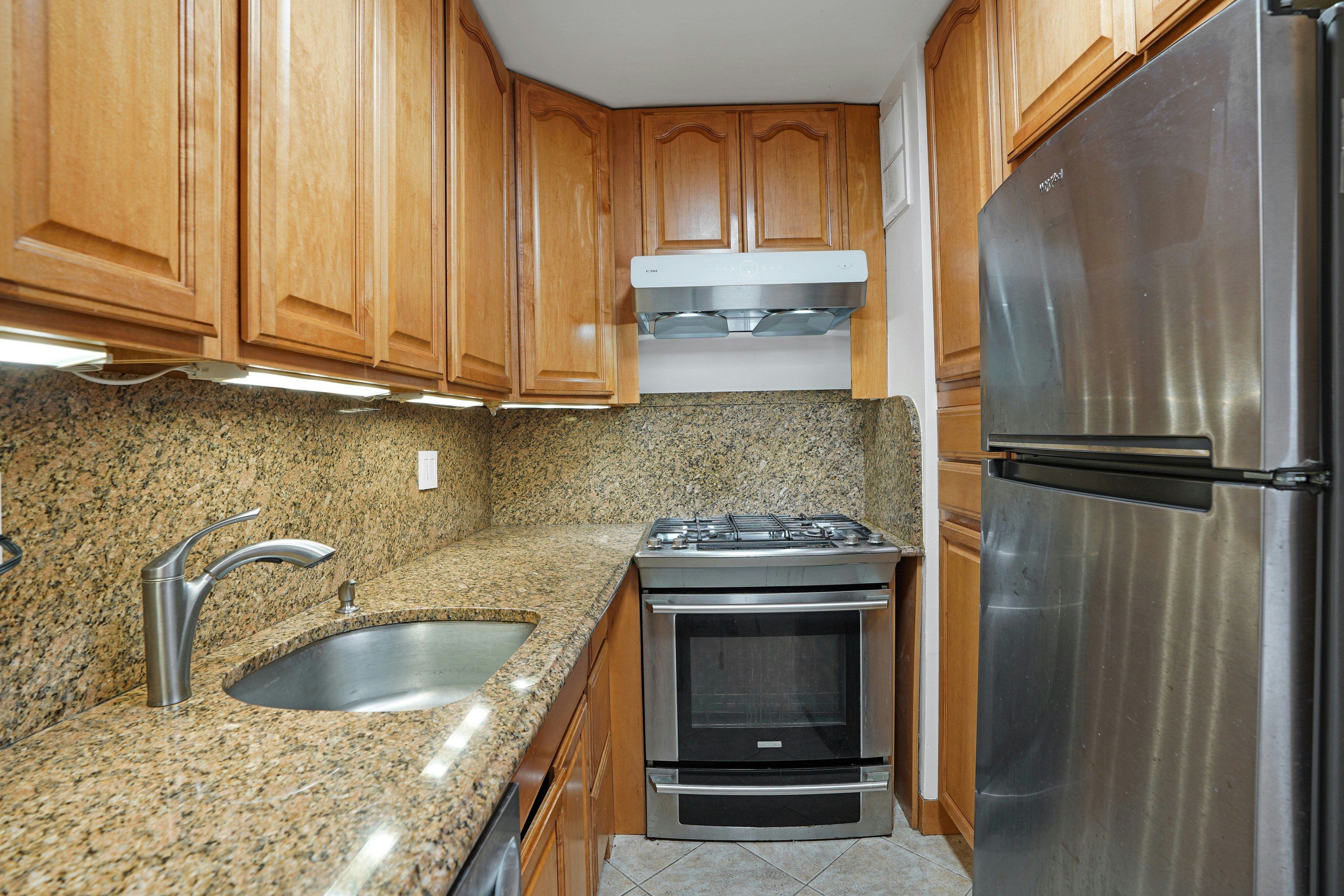 2000 Linwood Avenue 9U 