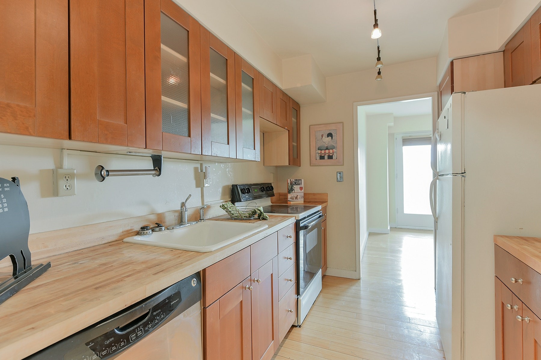 377 S. Harrison Street, #7H 