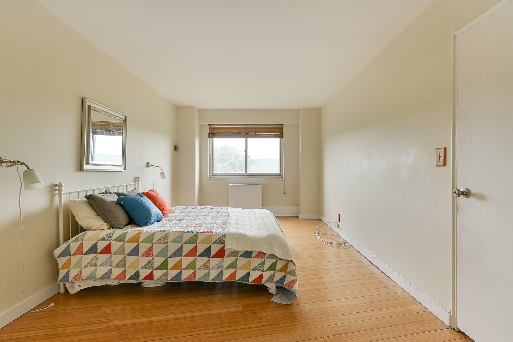 377 S. Harrison Street, #7H 