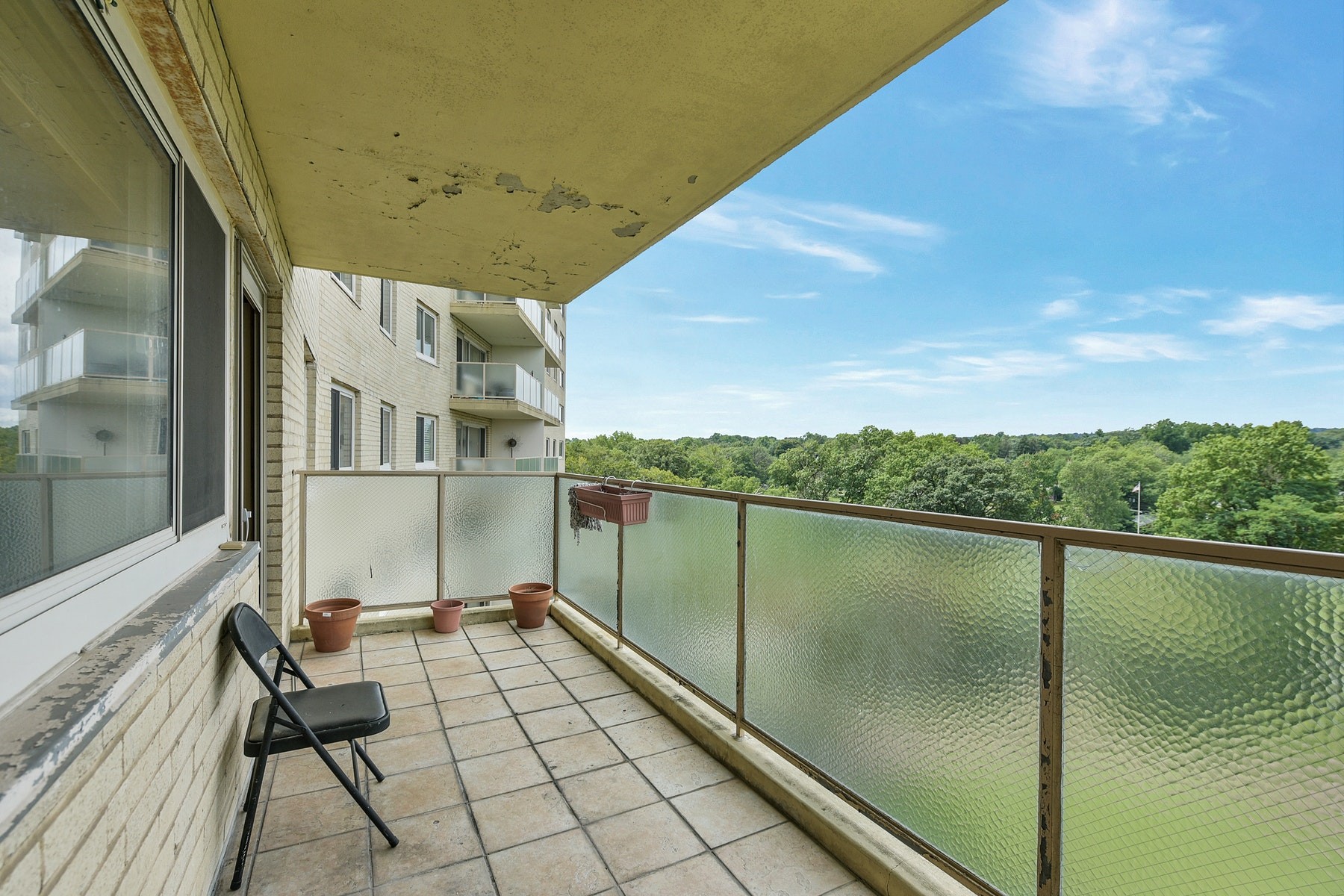 377 S. Harrison Street, #7H 