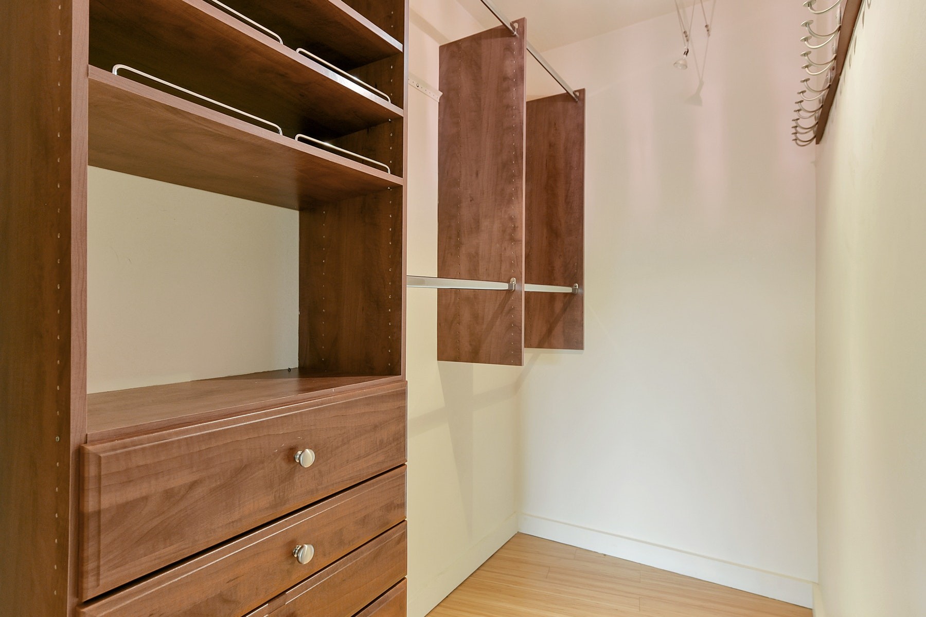 377 S. Harrison Street, #7H 