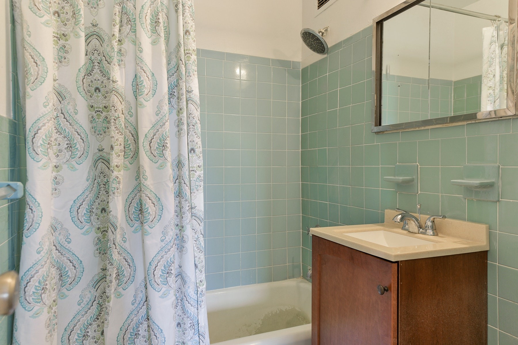 377 S. Harrison Street, #7H 