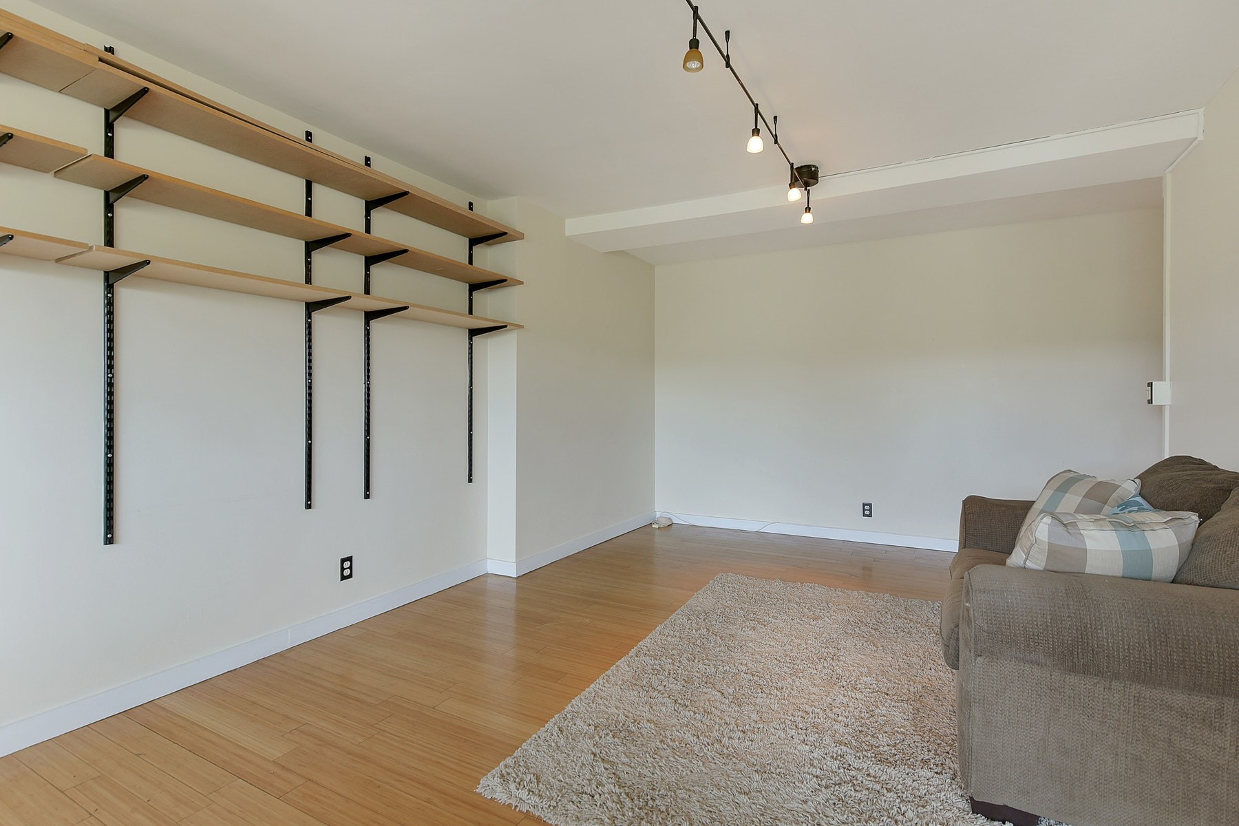 377 S. Harrison Street, #7H 