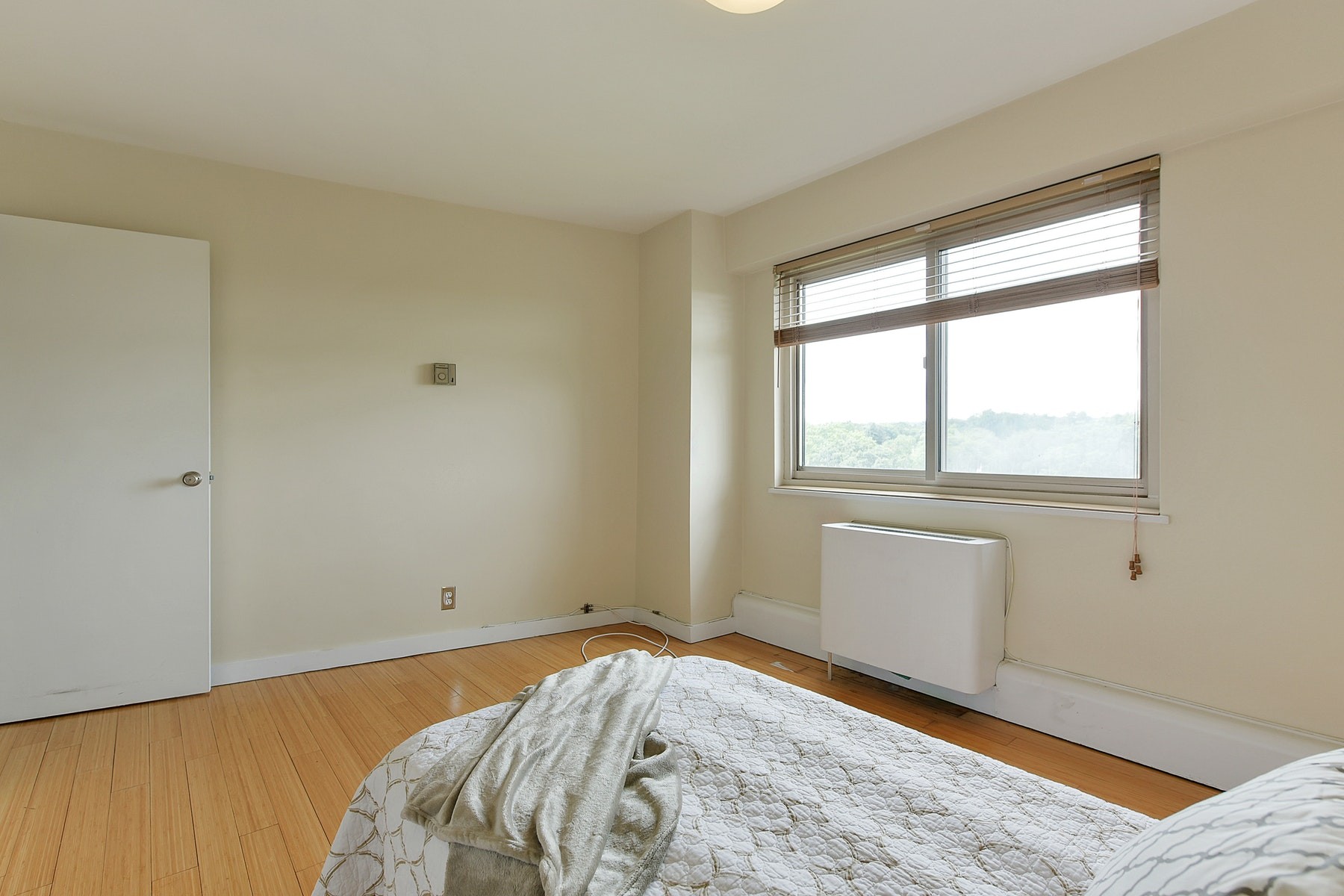 377 S. Harrison Street, #7H 