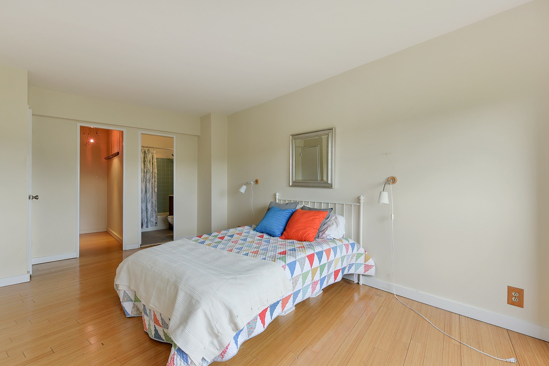 377 S. Harrison Street, #7H 